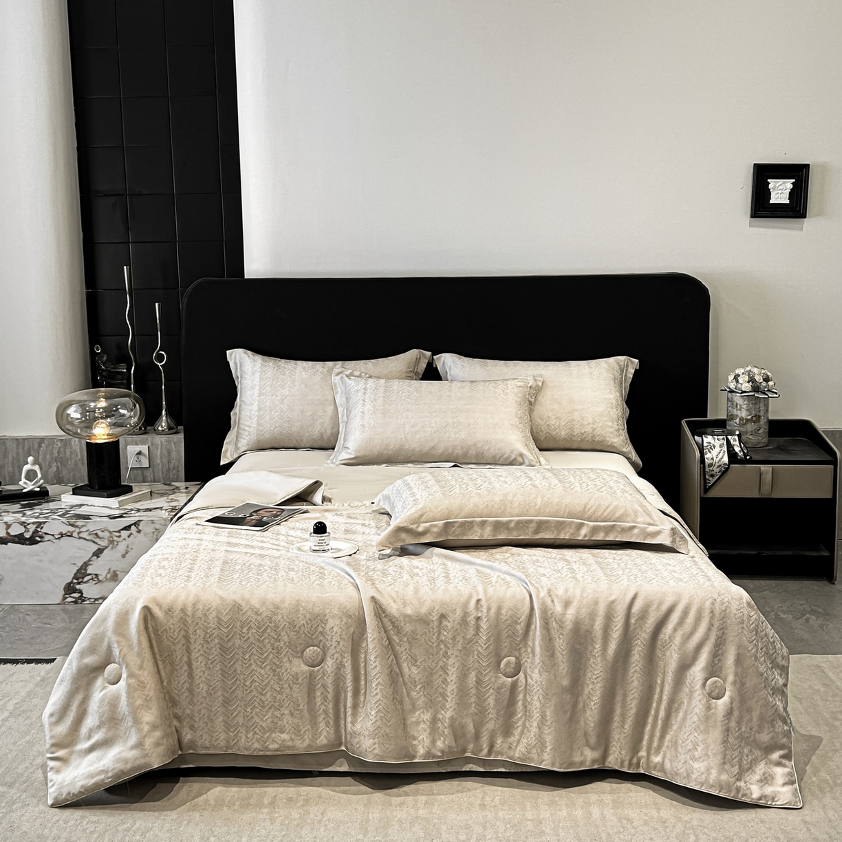 91家纺网 家纺一手货源 找家纺 慕晨 2026新款莱赛尔提花四件套高级简奢款天丝夏被四件套直播热款 迷离