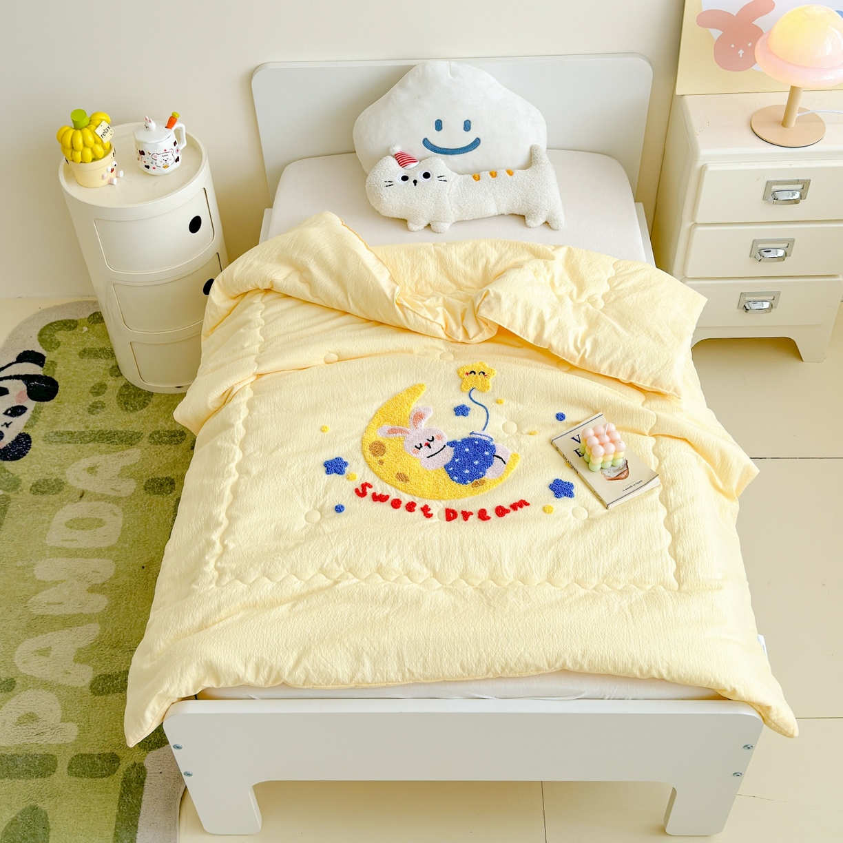 91家纺网 家纺一手货源 找家纺 梵克保罗 2026新款儿童场景毛巾绣超柔水洗棉夏被系列 晚安星星兔