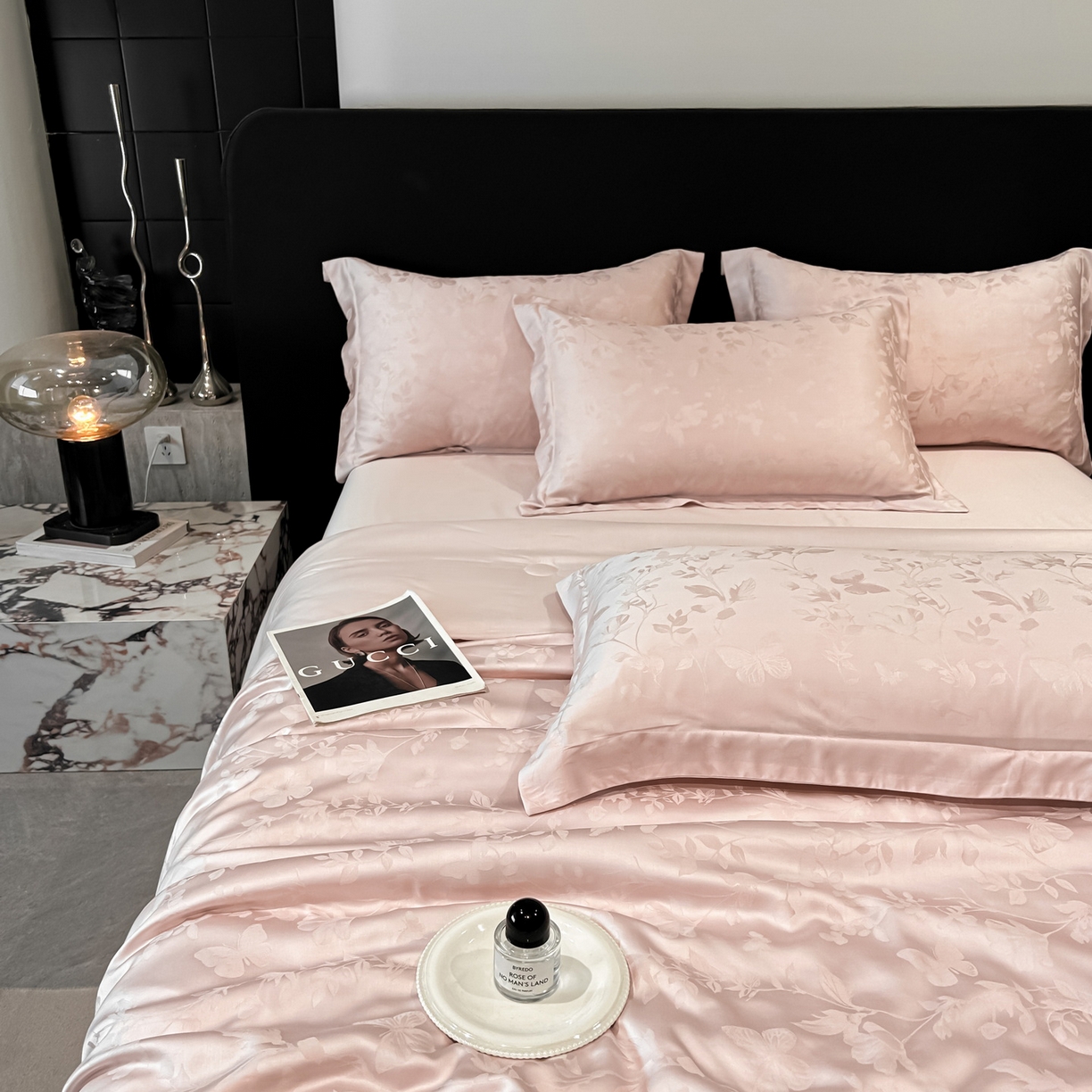 91家纺网 家纺一手货源 找家纺 慕晨 2026新款莱赛尔提花四件套高级简奢款天丝夏被四件套直播热款 璃茉