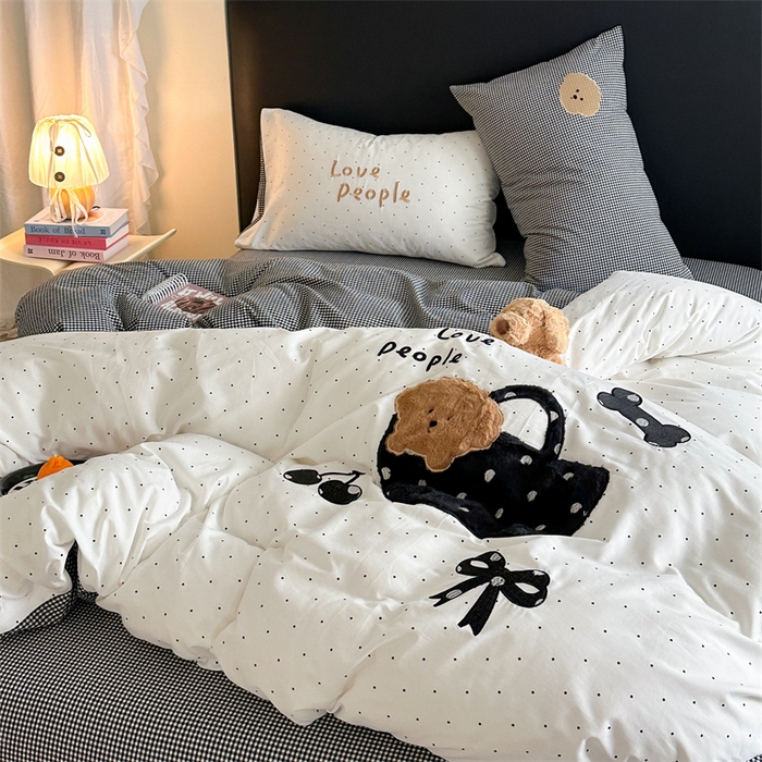 91家纺网 家纺一手货源 找家纺 暖生活 2026新款全棉色织贴布绣四件套 甜酷小狗