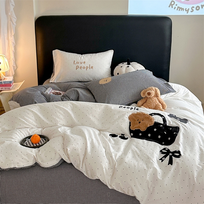 91家纺网 家纺一手货源 找家纺 暖生活 2026新款全棉色织贴布绣四件套 甜酷小狗