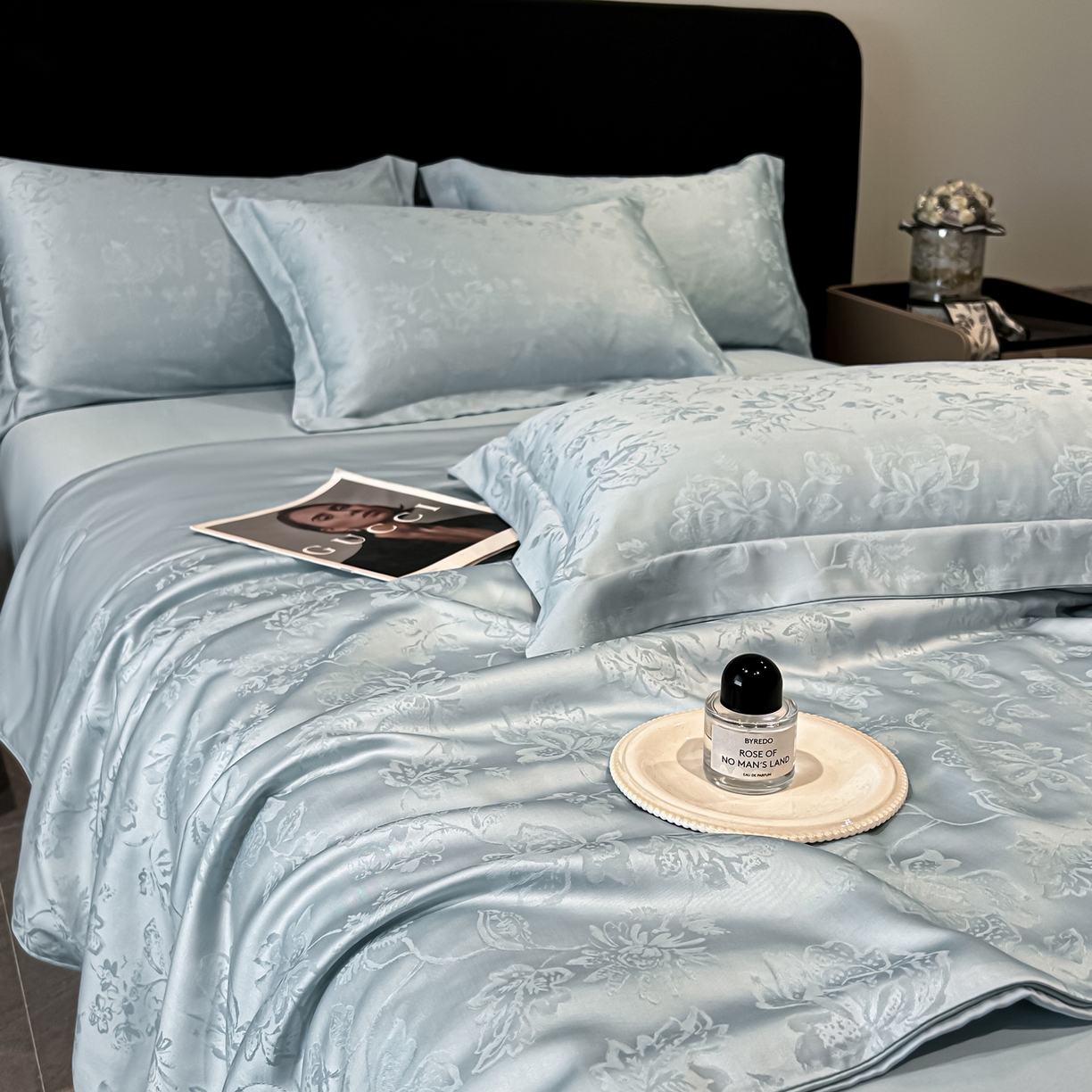 91家纺网 家纺一手货源 找家纺 慕晨 2026新款莱赛尔提花四件套高级简奢款天丝夏被四件套直播热款 花落