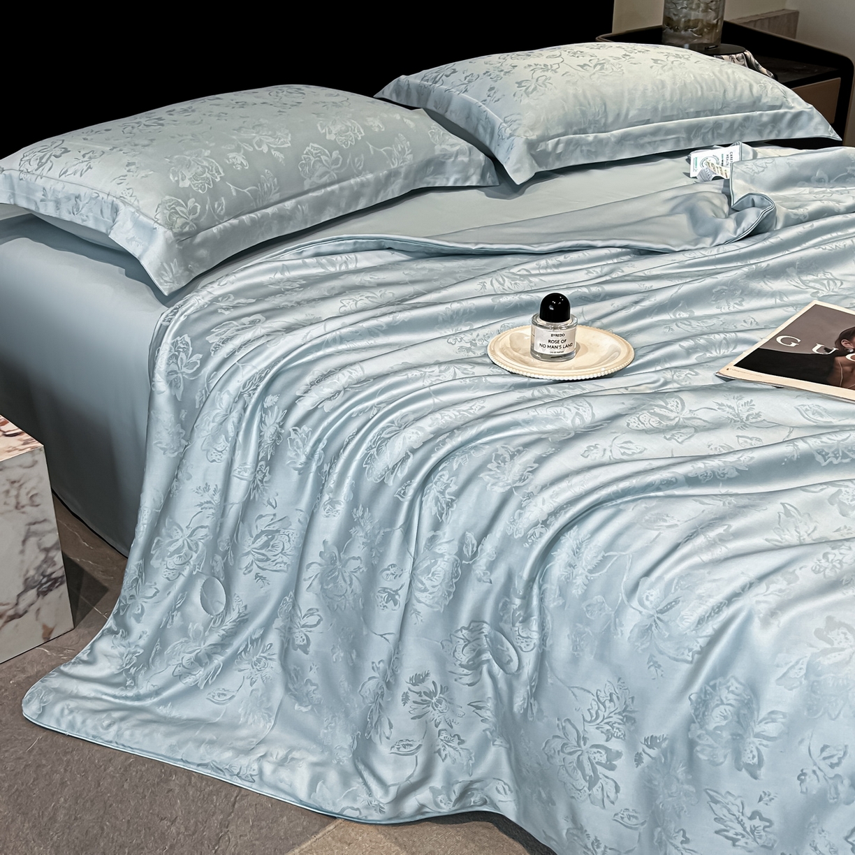 91家纺网 家纺一手货源 找家纺 慕晨 2026新款莱赛尔提花四件套高级简奢款天丝夏被四件套直播热款 花落