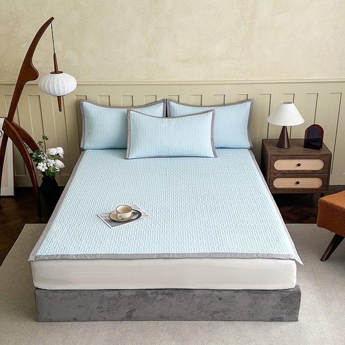 91家纺网 家纺一手货源 找家纺 幸嘉轩 2026新款凉感丝夏被床盖四件套拼色夏凉被空调被 深蓝+浅蓝