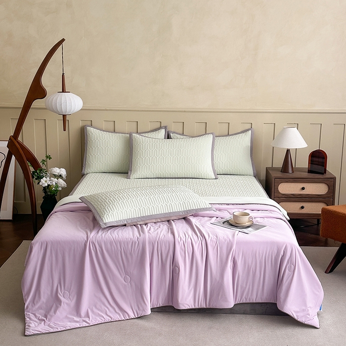 91家纺网 家纺一手货源 找家纺 幸嘉轩 2026新款凉感丝夏被床盖四件套拼色夏凉被空调被 紫+绿