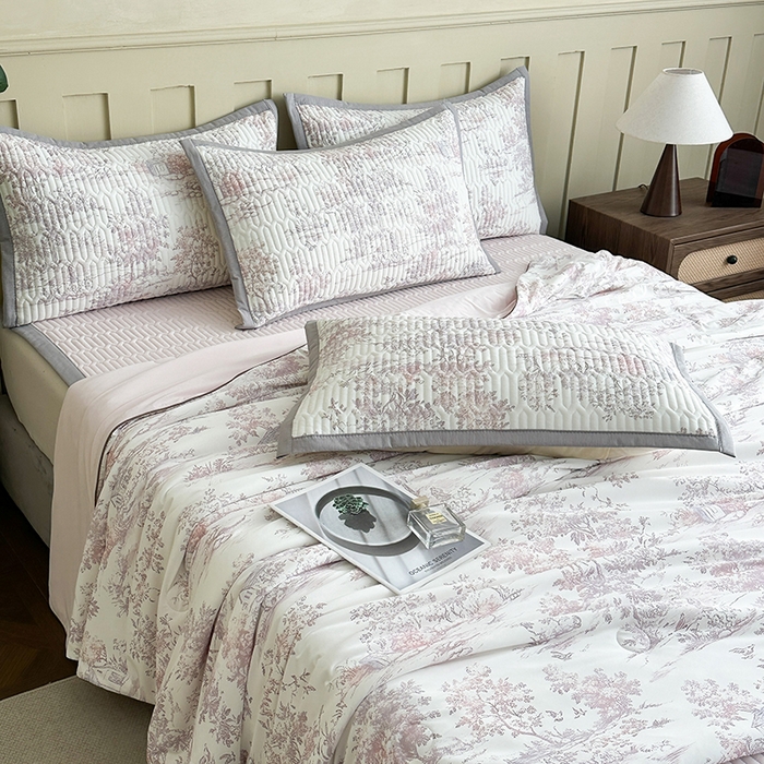 91家纺网 家纺一手货源 找家纺 幸嘉轩 2026新款凉感丝夏被床盖四件套拼色夏凉被空调被 小梦园-粉