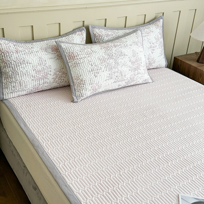 91家纺网 家纺一手货源 找家纺 幸嘉轩 2026新款凉感丝夏被床盖四件套拼色夏凉被空调被 小梦园-粉