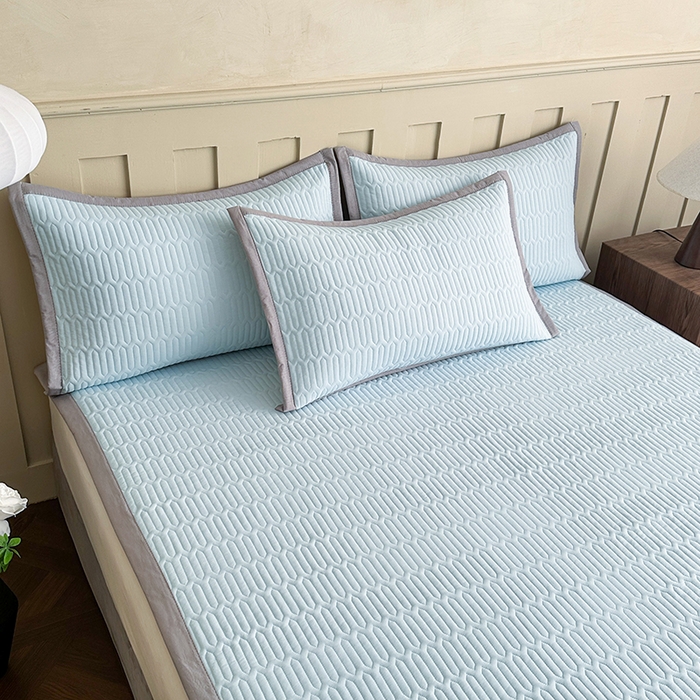 91家纺网 家纺一手货源 找家纺 幸嘉轩 2026新款凉感丝夏被床盖四件套拼色夏凉被空调被 深蓝+浅蓝