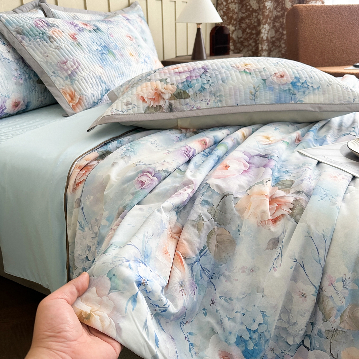 91家纺网 家纺一手货源 找家纺 幸嘉轩 2026新款凉感丝夏被床盖四件套拼色夏凉被空调被 慢时光