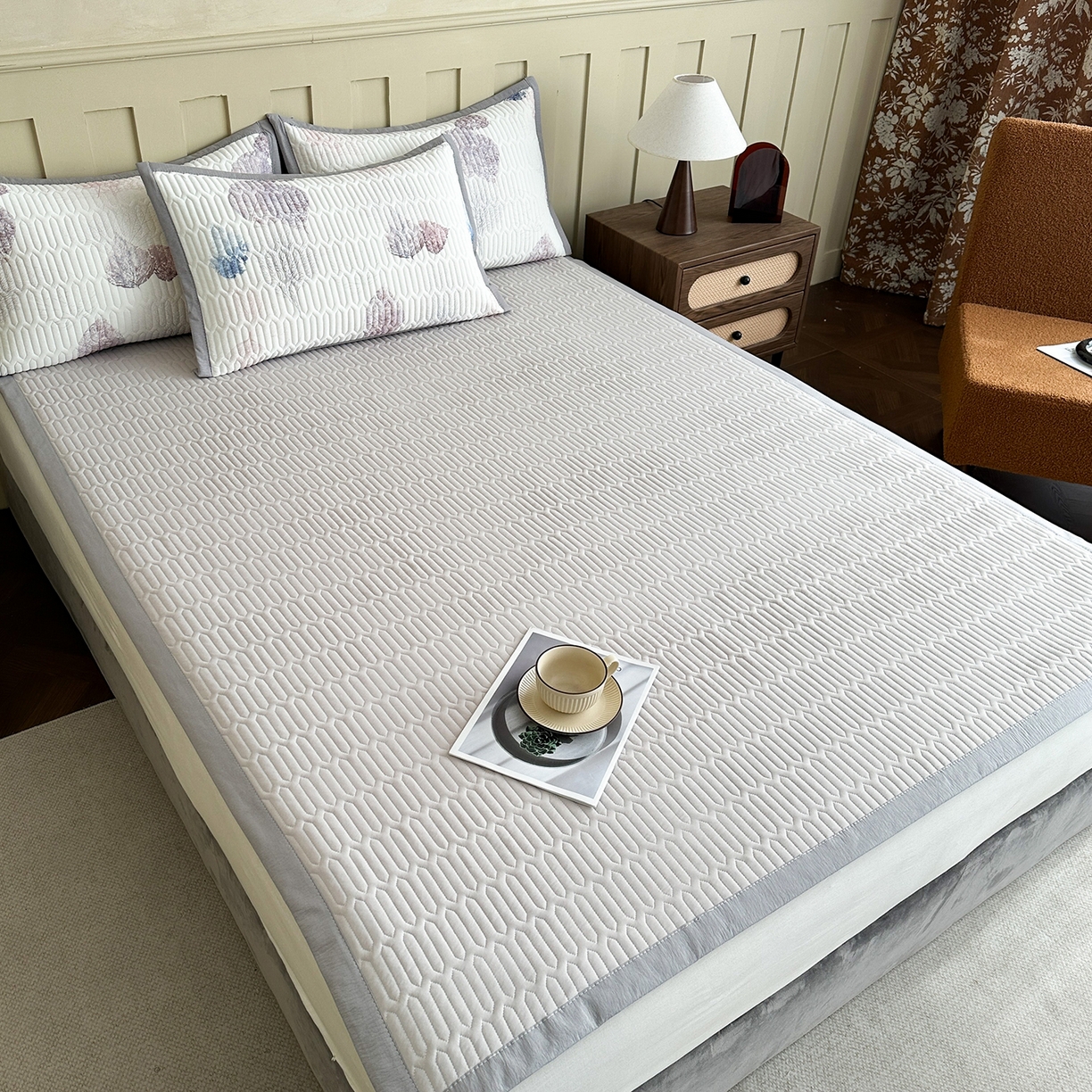 91家纺网 家纺一手货源 找家纺 幸嘉轩 2026新款凉感丝夏被床盖四件套拼色夏凉被空调被 枫叶