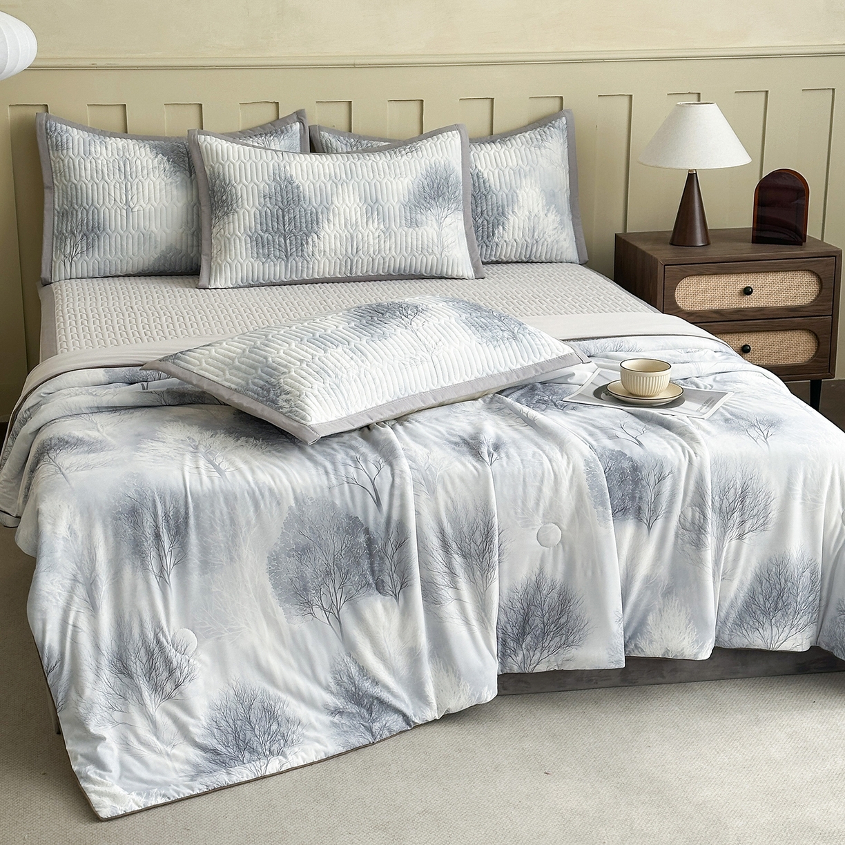 91家纺网 家纺一手货源 找家纺 幸嘉轩 2026新款凉感丝夏被床盖四件套拼色夏凉被空调被 秋日森林-灰