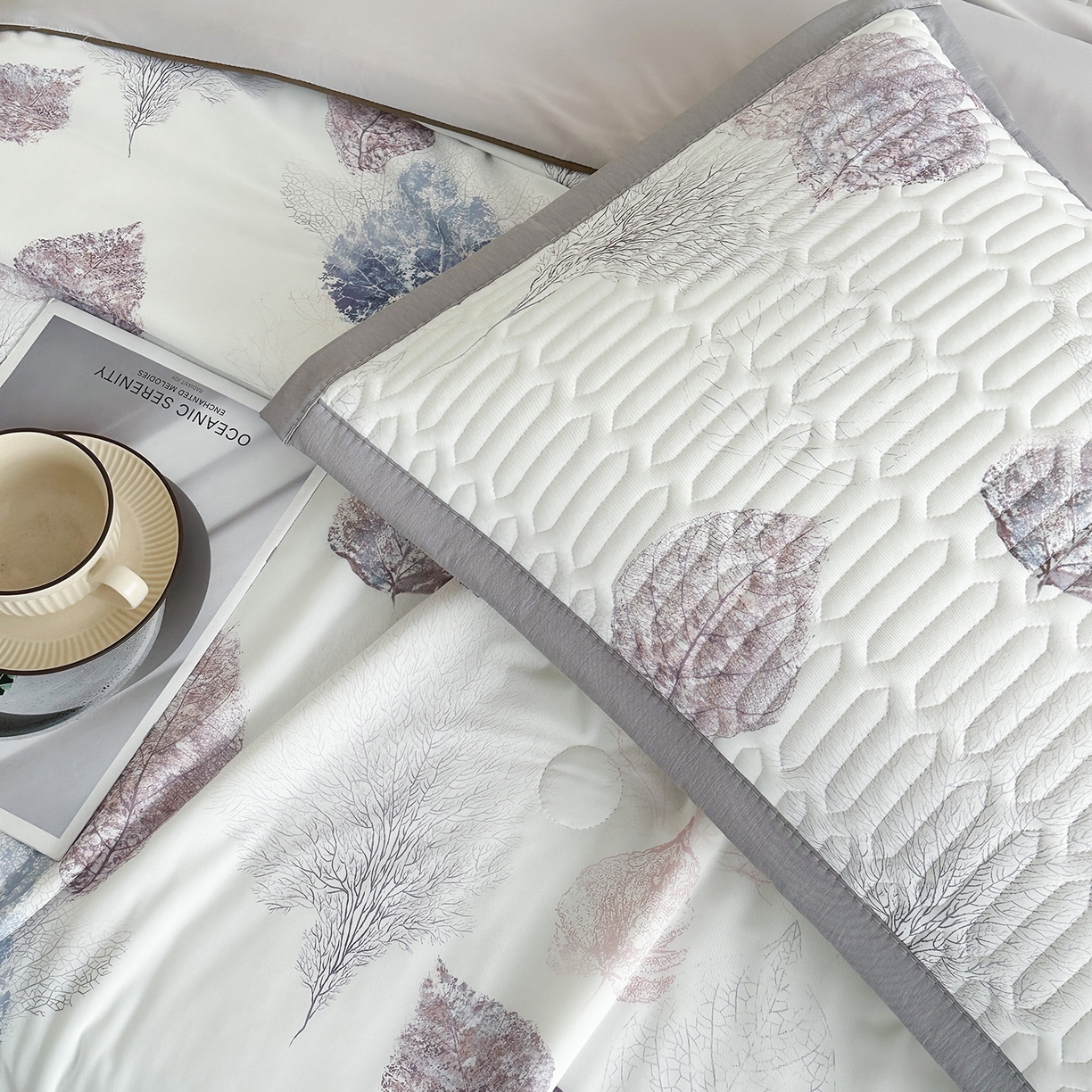 91家纺网 家纺一手货源 找家纺 幸嘉轩 2026新款凉感丝夏被床盖四件套拼色夏凉被空调被 枫叶