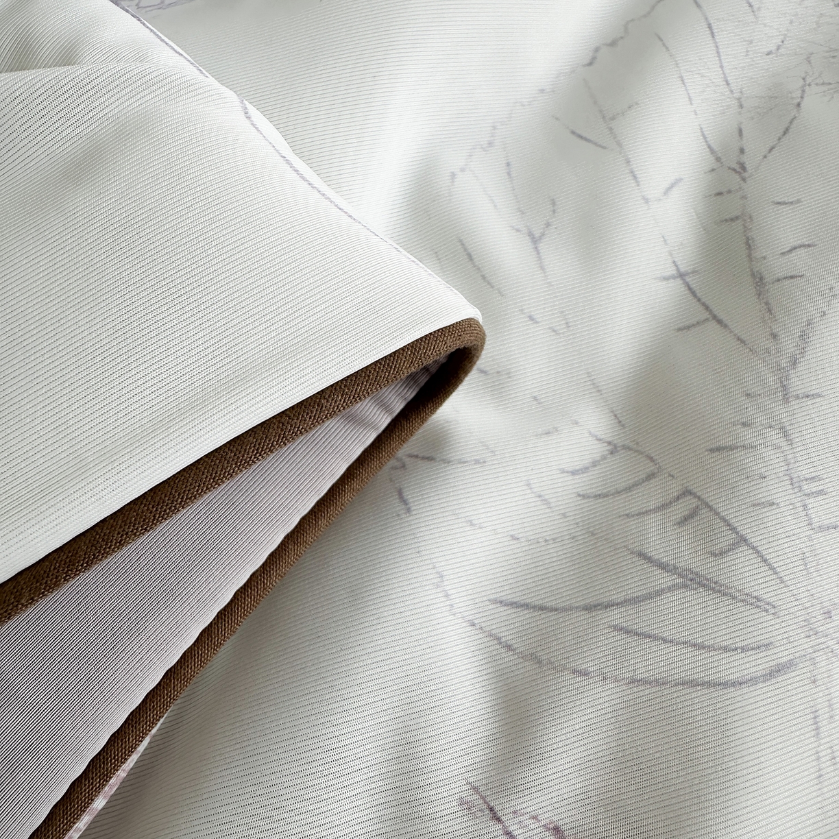 91家纺网 家纺一手货源 找家纺 幸嘉轩 2026新款凉感丝夏被床盖四件套拼色夏凉被空调被 枫叶