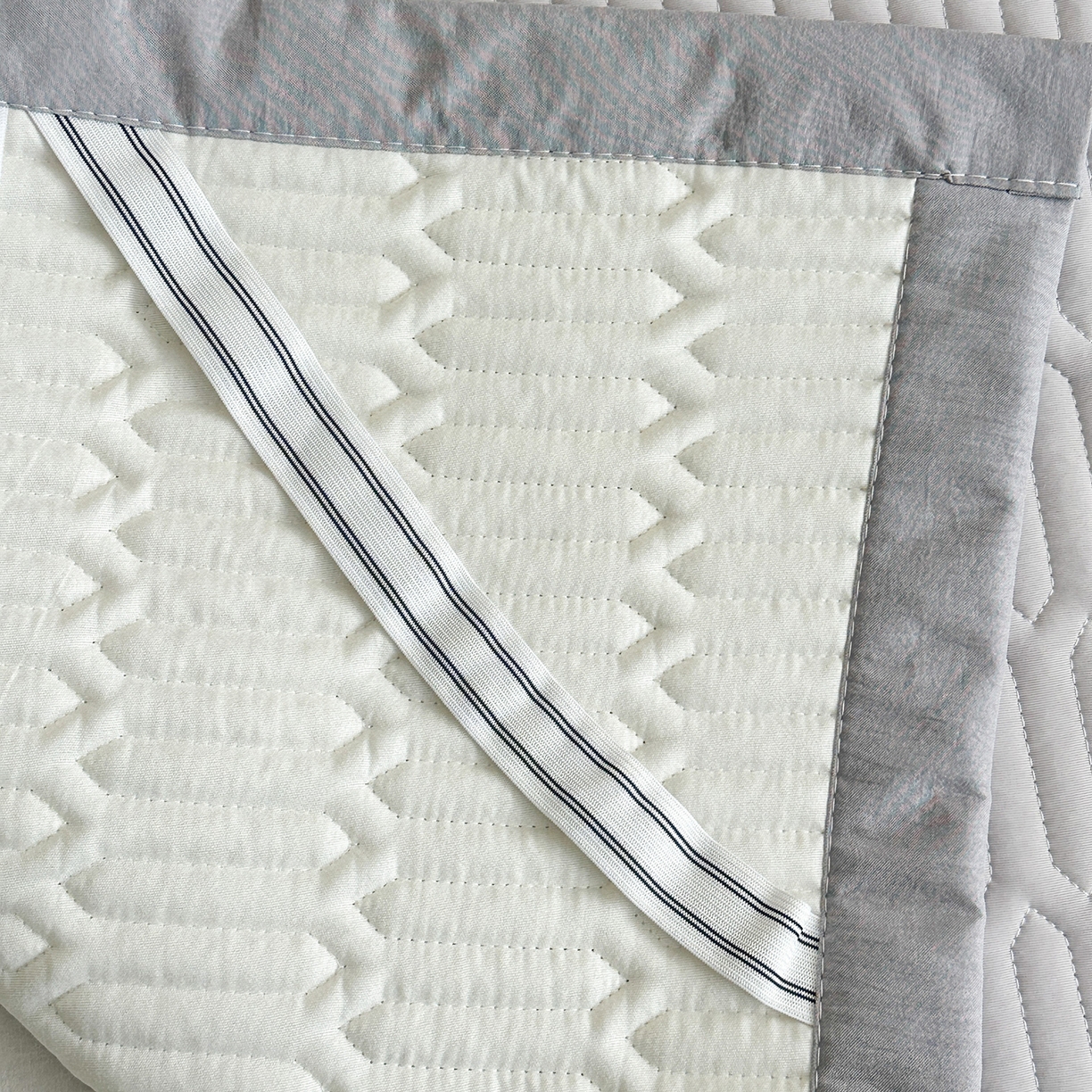 91家纺网 家纺一手货源 找家纺 幸嘉轩 2026新款凉感丝夏被床盖四件套拼色夏凉被空调被 紫+灰