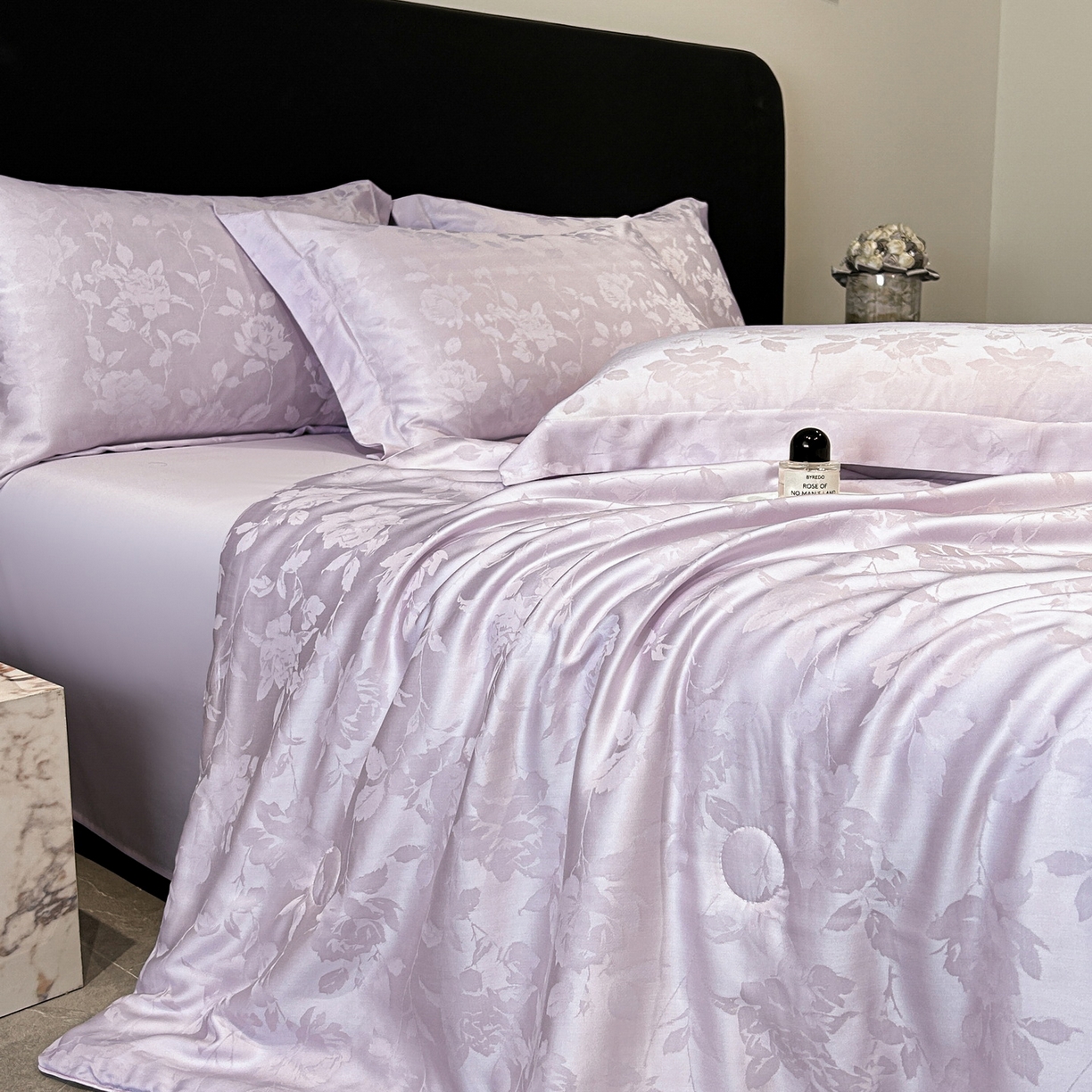 91家纺网 家纺一手货源 找家纺 慕晨 2026新款莱赛尔提花四件套高级简奢款天丝夏被四件套直播热款 洛溪