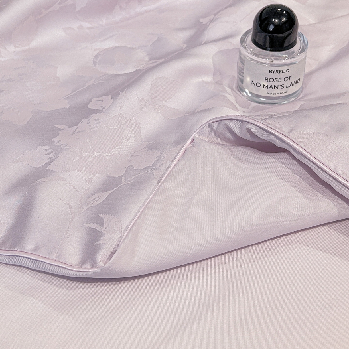 91家纺网 家纺一手货源 找家纺 慕晨 2026新款莱赛尔提花四件套高级简奢款天丝夏被四件套直播热款 洛溪