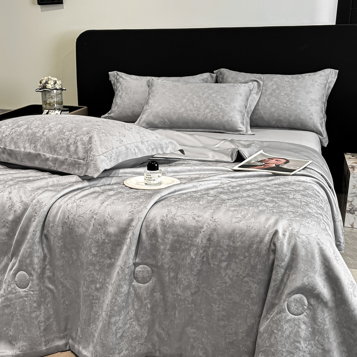 91家纺网 家纺一手货源 找家纺 慕晨 2026新款莱赛尔提花四件套高级简奢款天丝夏被四件套直播热款 玛丽