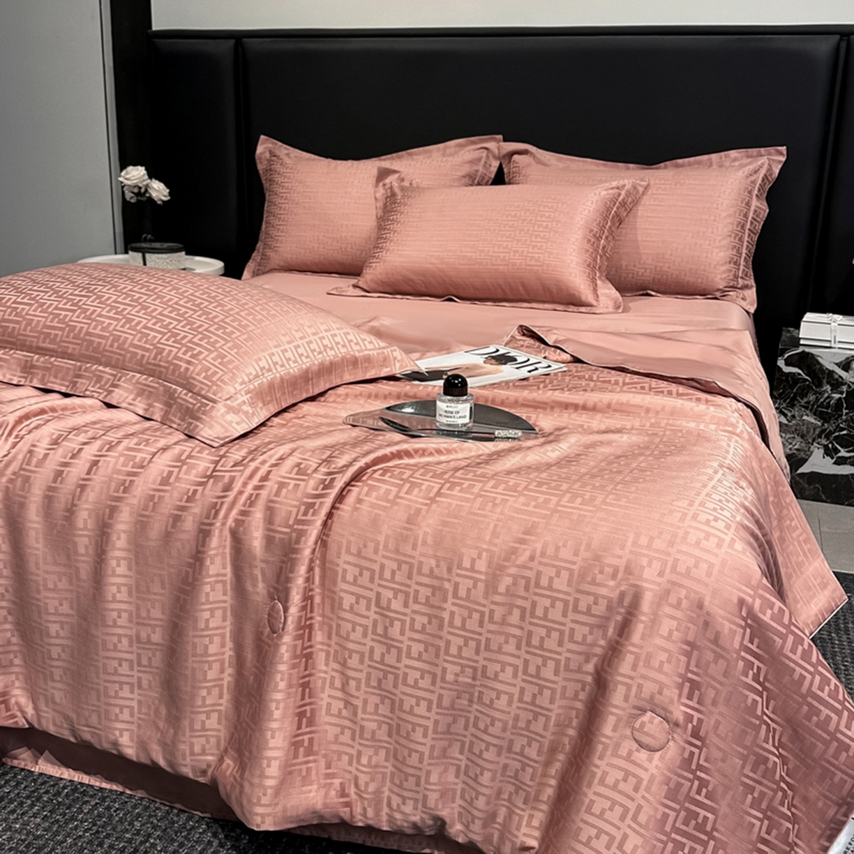 91家纺网 家纺一手货源 找家纺 慕晨 2026新款莱赛尔提花四件套高级简奢款天丝夏被四件套直播热款 米娜