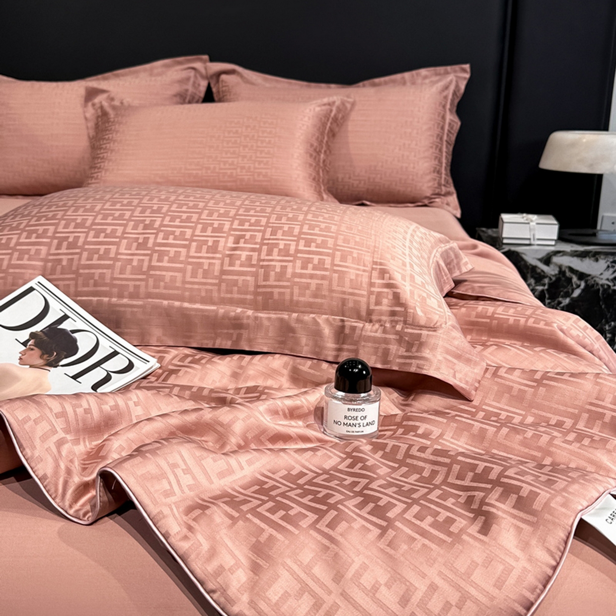 91家纺网 家纺一手货源 找家纺 慕晨 2026新款莱赛尔提花四件套高级简奢款天丝夏被四件套直播热款 米娜