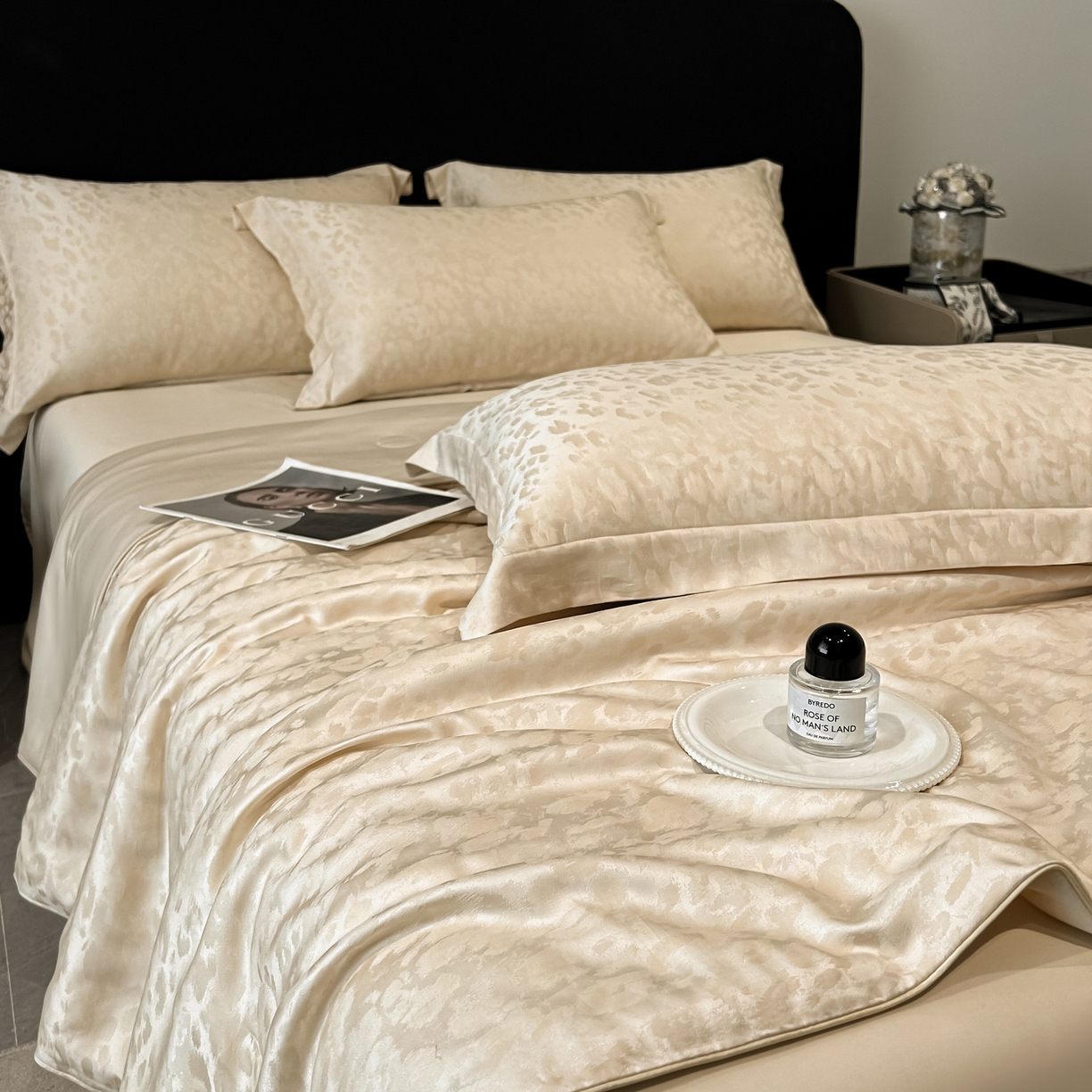 91家纺网 家纺一手货源 找家纺 慕晨 2026新款莱赛尔提花四件套高级简奢款天丝夏被四件套直播热款 欧凯