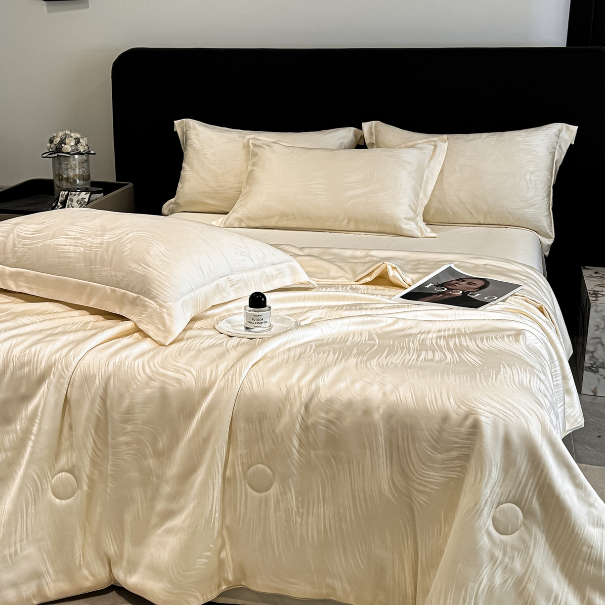 91家纺网 家纺一手货源 找家纺 慕晨 2026新款莱赛尔提花四件套高级简奢款天丝夏被四件套直播热款 随意