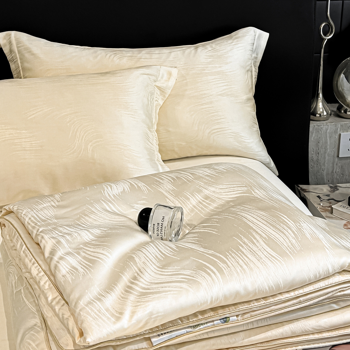 91家纺网 家纺一手货源 找家纺 慕晨 2026新款莱赛尔提花四件套高级简奢款天丝夏被四件套直播热款 随意