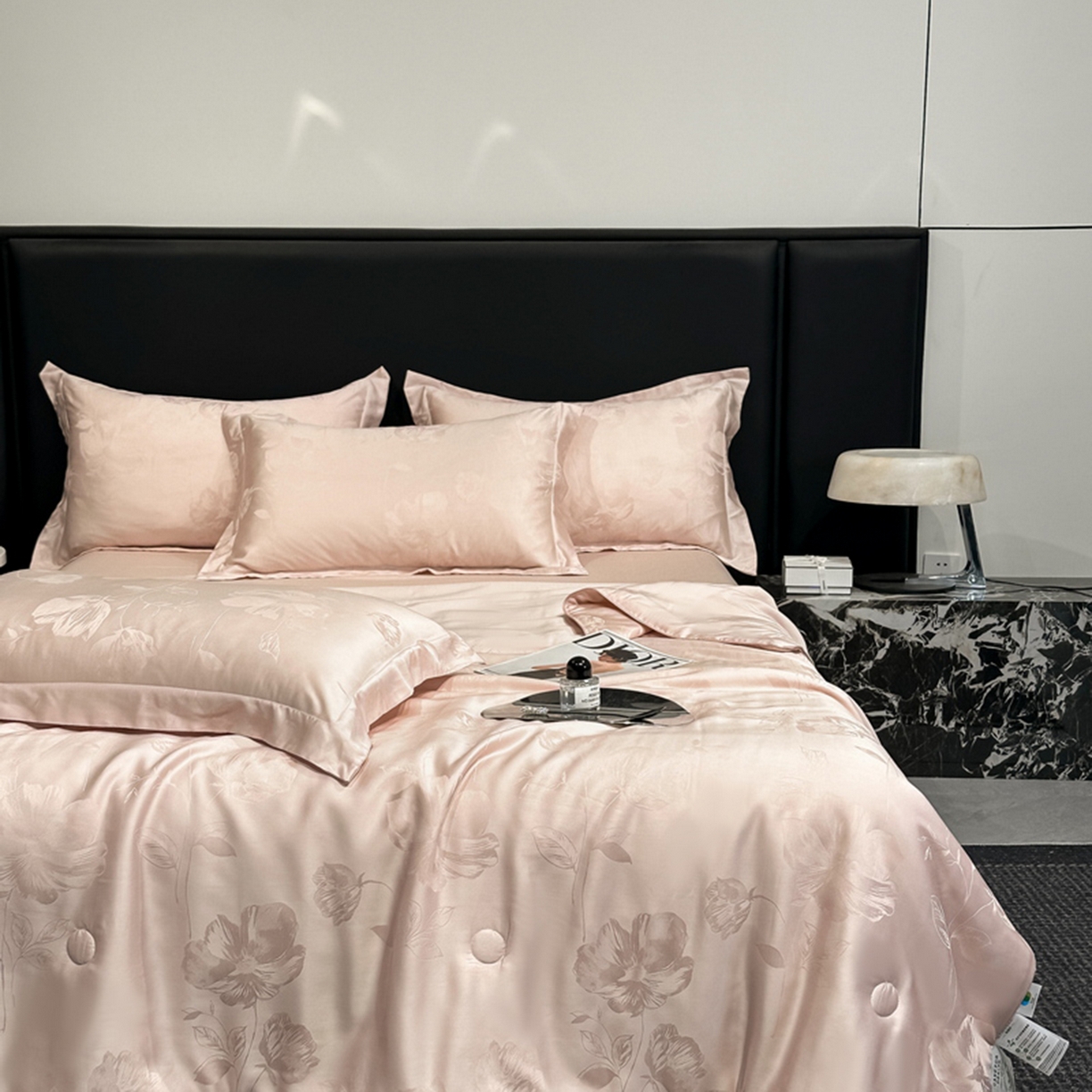 91家纺网 家纺一手货源 找家纺 慕晨 2026新款莱赛尔提花四件套高级简奢款天丝夏被四件套直播热款 亚菲