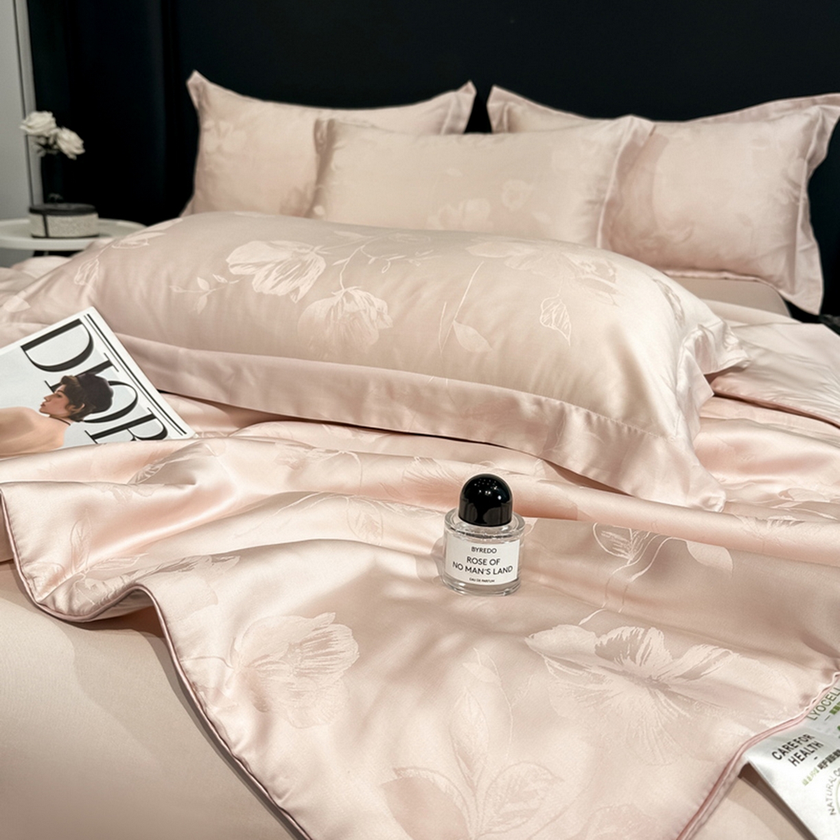 91家纺网 家纺一手货源 找家纺 慕晨 2026新款莱赛尔提花四件套高级简奢款天丝夏被四件套直播热款 亚菲