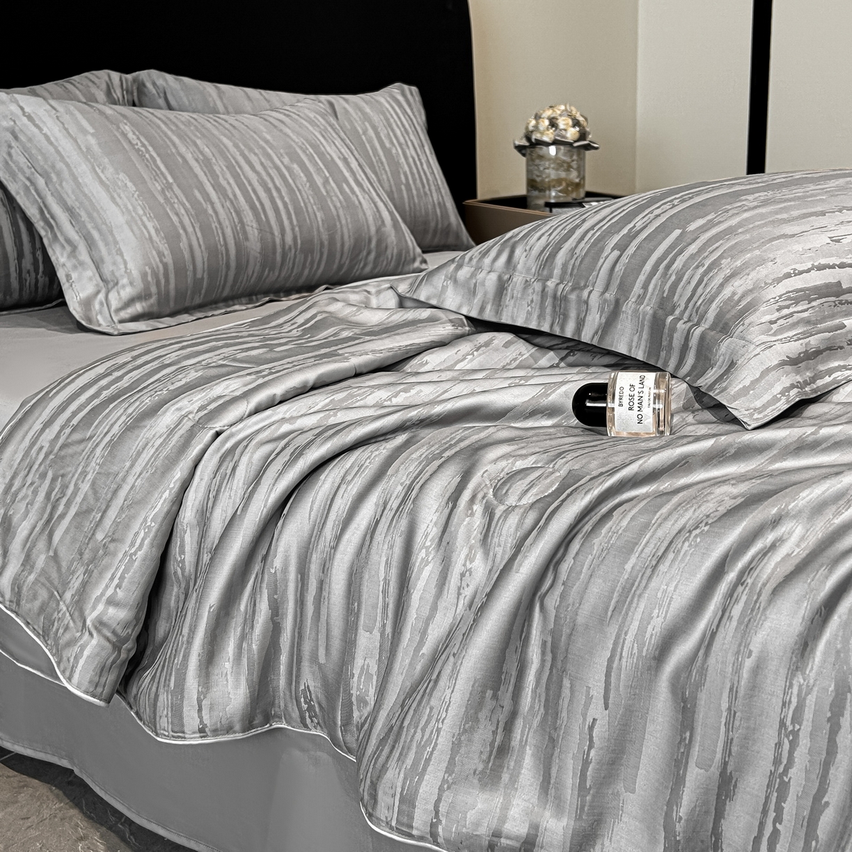 91家纺网 家纺一手货源 找家纺 慕晨 2026新款莱赛尔提花四件套高级简奢款天丝夏被四件套直播热款 亚希