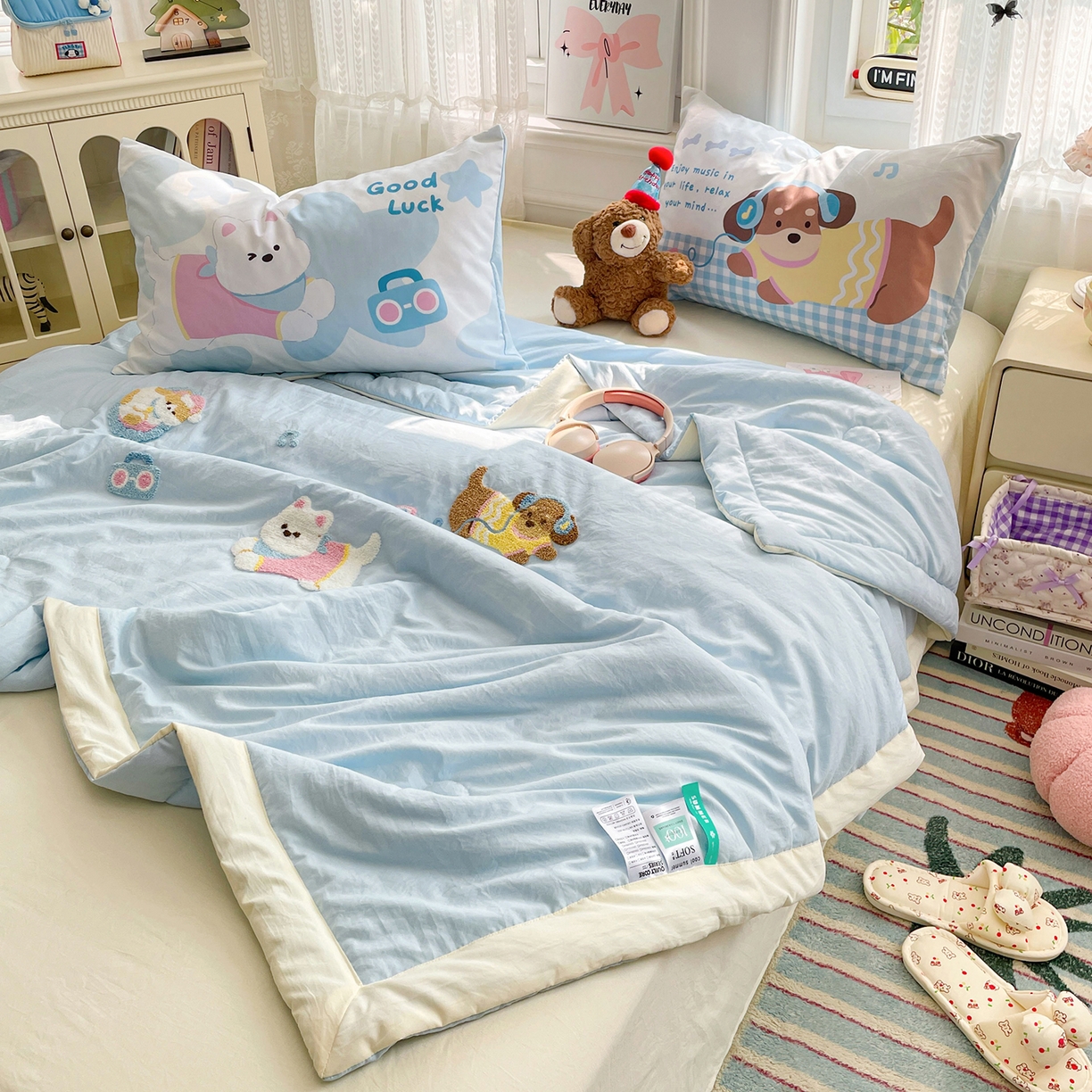 91家纺网 家纺一手货源 找家纺 康纳利 2026新款加厚水洗云朵棉大版毛巾绣夏凉被空调被印花卡通夏被四件套 动物趴-蓝