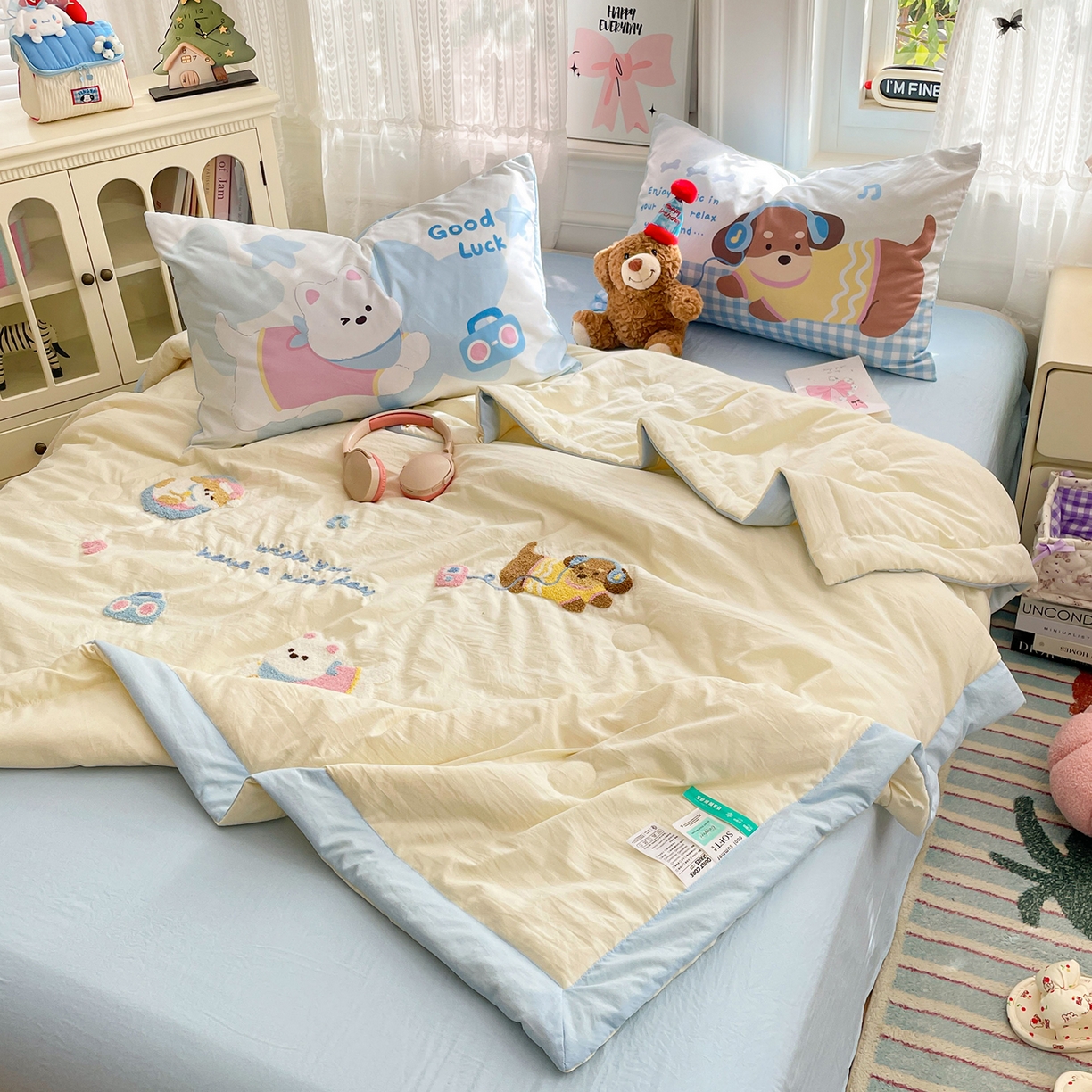91家纺网 家纺一手货源 找家纺 康纳利 2026新款加厚水洗云朵棉大版毛巾绣夏凉被空调被印花卡通夏被四件套 动物趴-奶黄