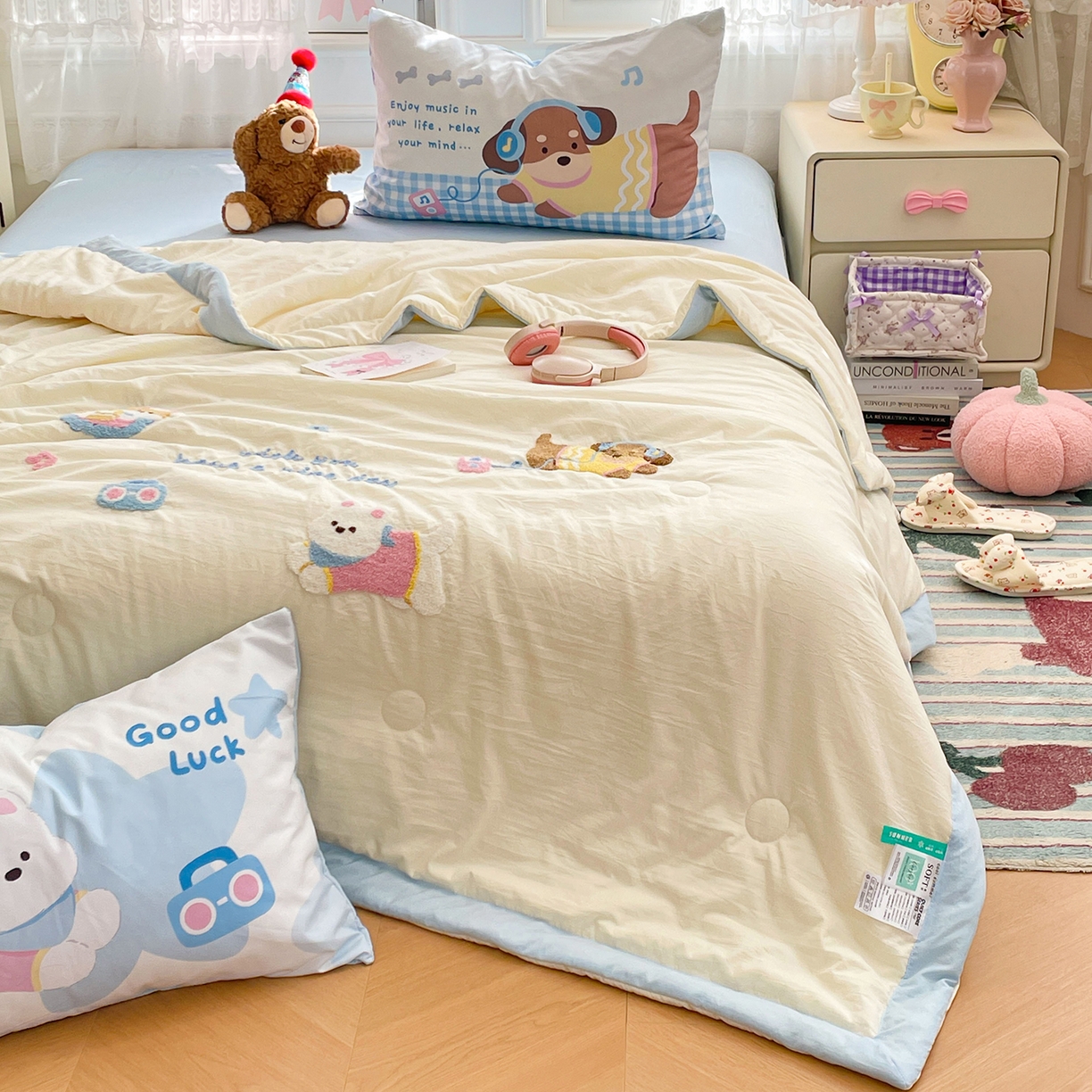 91家纺网 家纺一手货源 找家纺 康纳利 2026新款加厚水洗云朵棉大版毛巾绣夏凉被空调被印花卡通夏被四件套 动物趴-奶黄