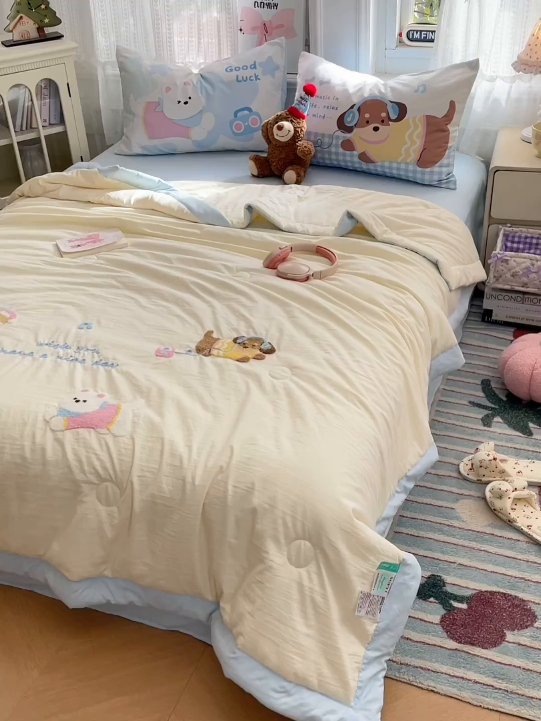 91家纺网 家纺一手货源 找家纺 康纳利 2026新款加厚水洗云朵棉大版毛巾绣夏凉被空调被印花卡通夏被四件套 动物趴-奶黄