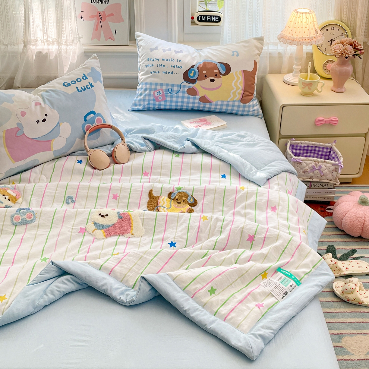 91家纺网 家纺一手货源 找家纺 康纳利 2026新款加厚水洗云朵棉大版毛巾绣夏凉被空调被印花卡通夏被四件套 动物趴-条纹