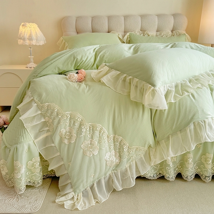 91家纺网 家纺一手货源 找家纺 （总）迪梦姿家纺 2026新款简约纯色高密水洗棉花边床盖四件套-爱丽莎