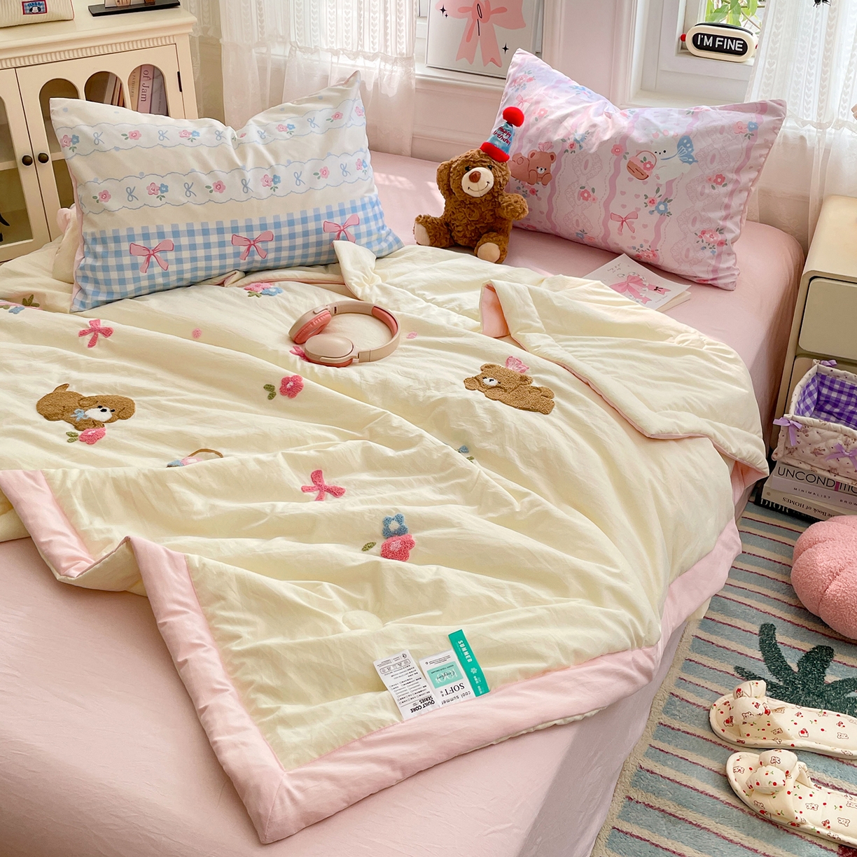 91家纺网 家纺一手货源 找家纺 康纳利 2026新款加厚水洗云朵棉大版毛巾绣夏凉被空调被印花卡通夏被四件套 花田萌宠-奶黄