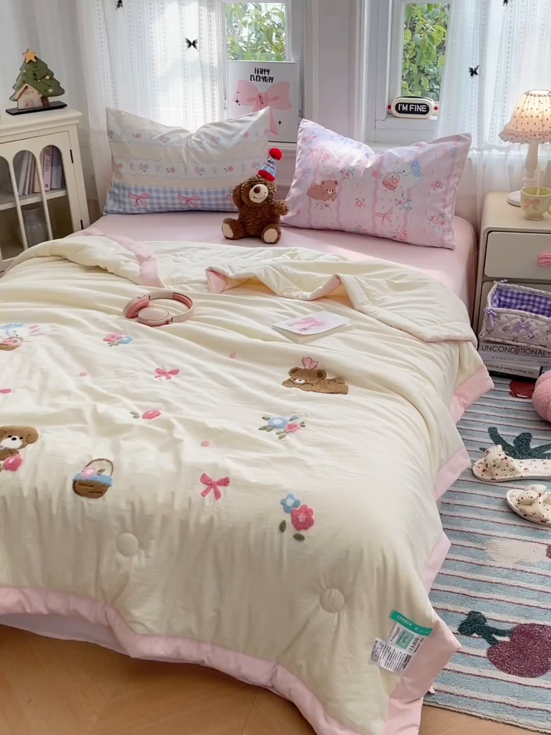 91家纺网 家纺一手货源 找家纺 康纳利 2026新款加厚水洗云朵棉大版毛巾绣夏凉被空调被印花卡通夏被四件套 花田萌宠-奶黄