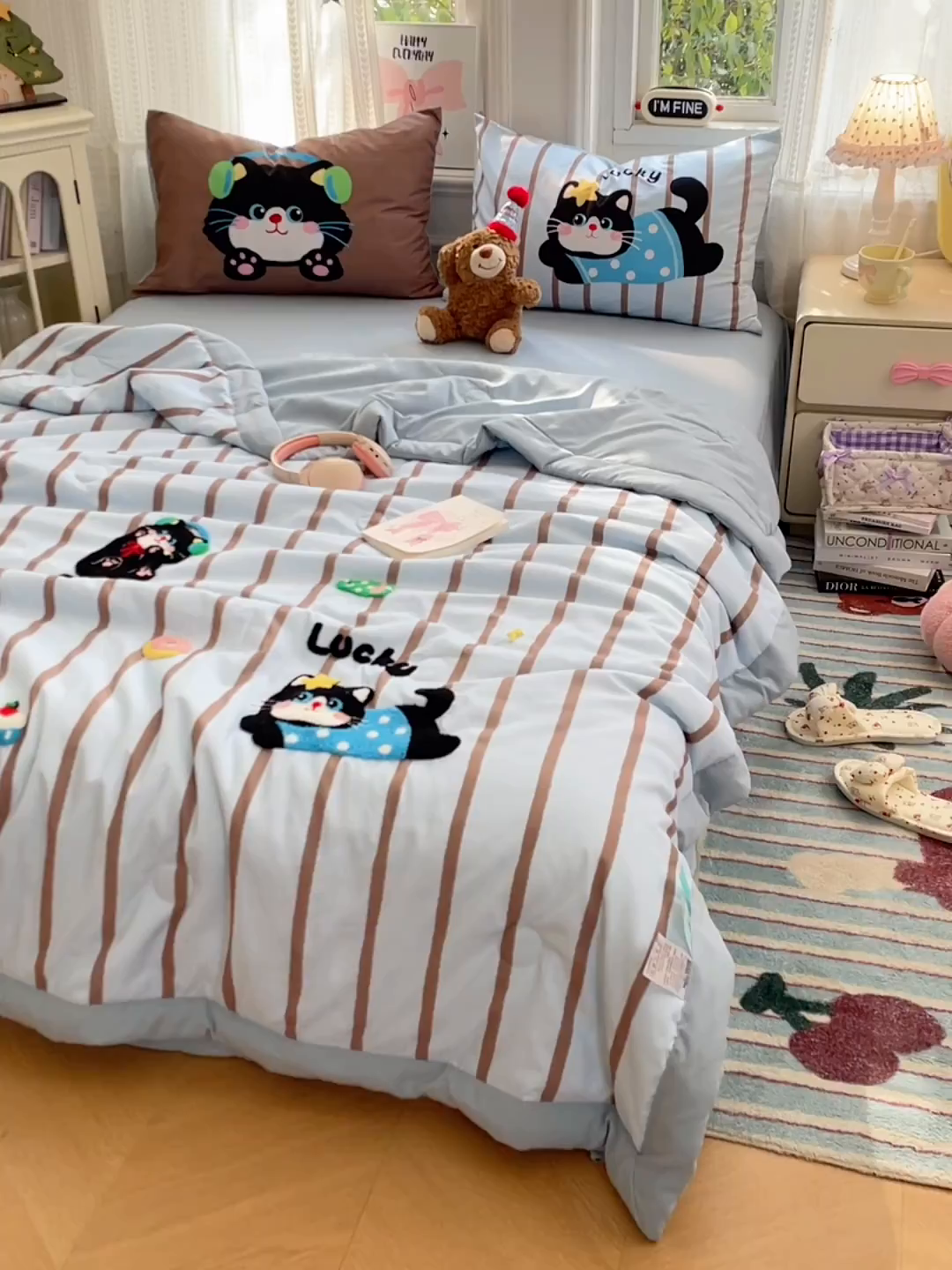 91家纺网 家纺一手货源 找家纺 康纳利 2026新款加厚水洗云朵棉大版毛巾绣夏凉被空调被印花卡通夏被四件套 喵趣派对