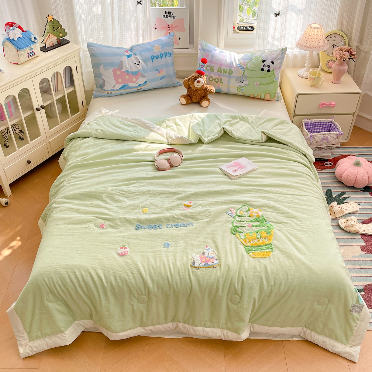 91家纺网 家纺一手货源 找家纺 康纳利 2026新款加厚水洗云朵棉大版毛巾绣夏凉被空调被印花卡通夏被四件套 抹茶冰激凌