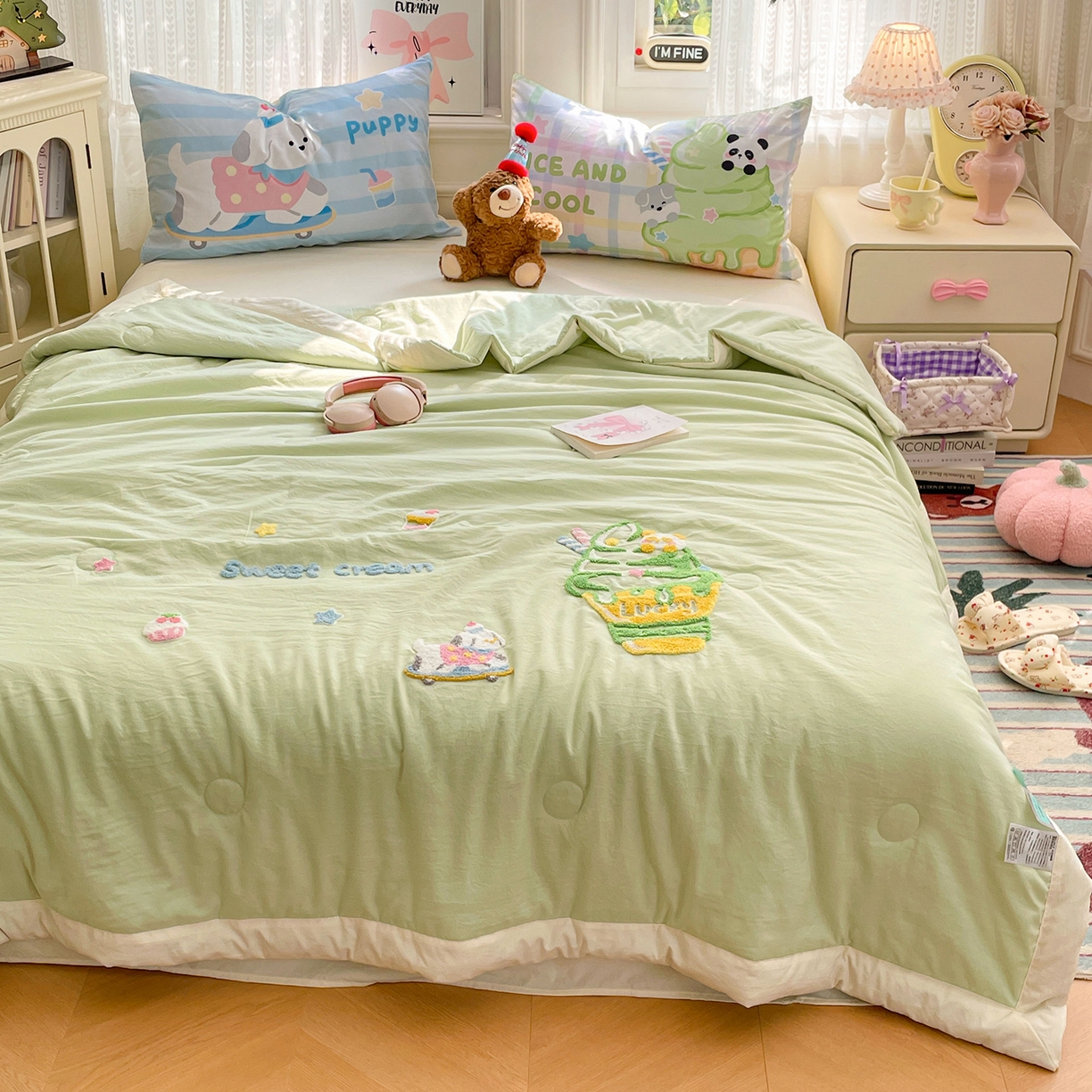 91家纺网 家纺一手货源 找家纺 康纳利 2026新款加厚水洗云朵棉大版毛巾绣夏凉被空调被印花卡通夏被四件套 抹茶冰激凌