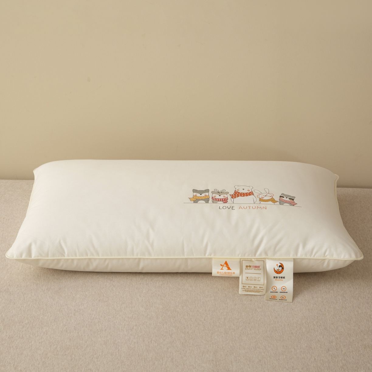 91家纺网 家纺一手货源 找家纺 芯宜佳 2026新款枕芯A类全棉按摩卡通儿童枕头学生宿舍专用护颈枕芯 围巾熊