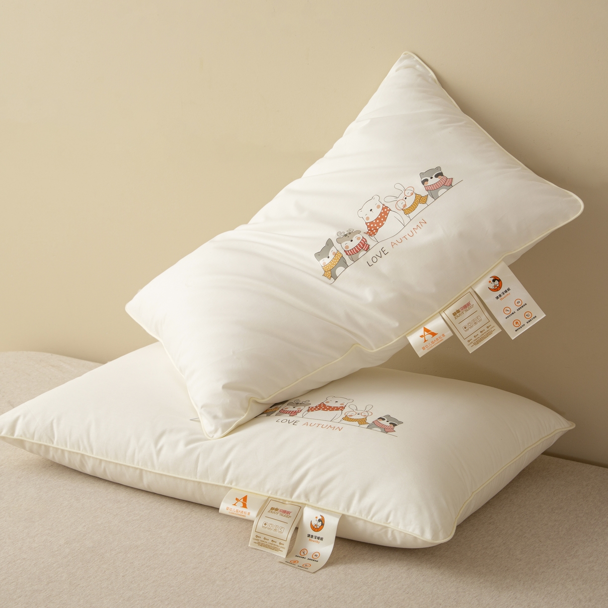 91家纺网 家纺一手货源 找家纺 芯宜佳 2026新款枕芯A类全棉按摩卡通儿童枕头学生宿舍专用护颈枕芯 围巾熊