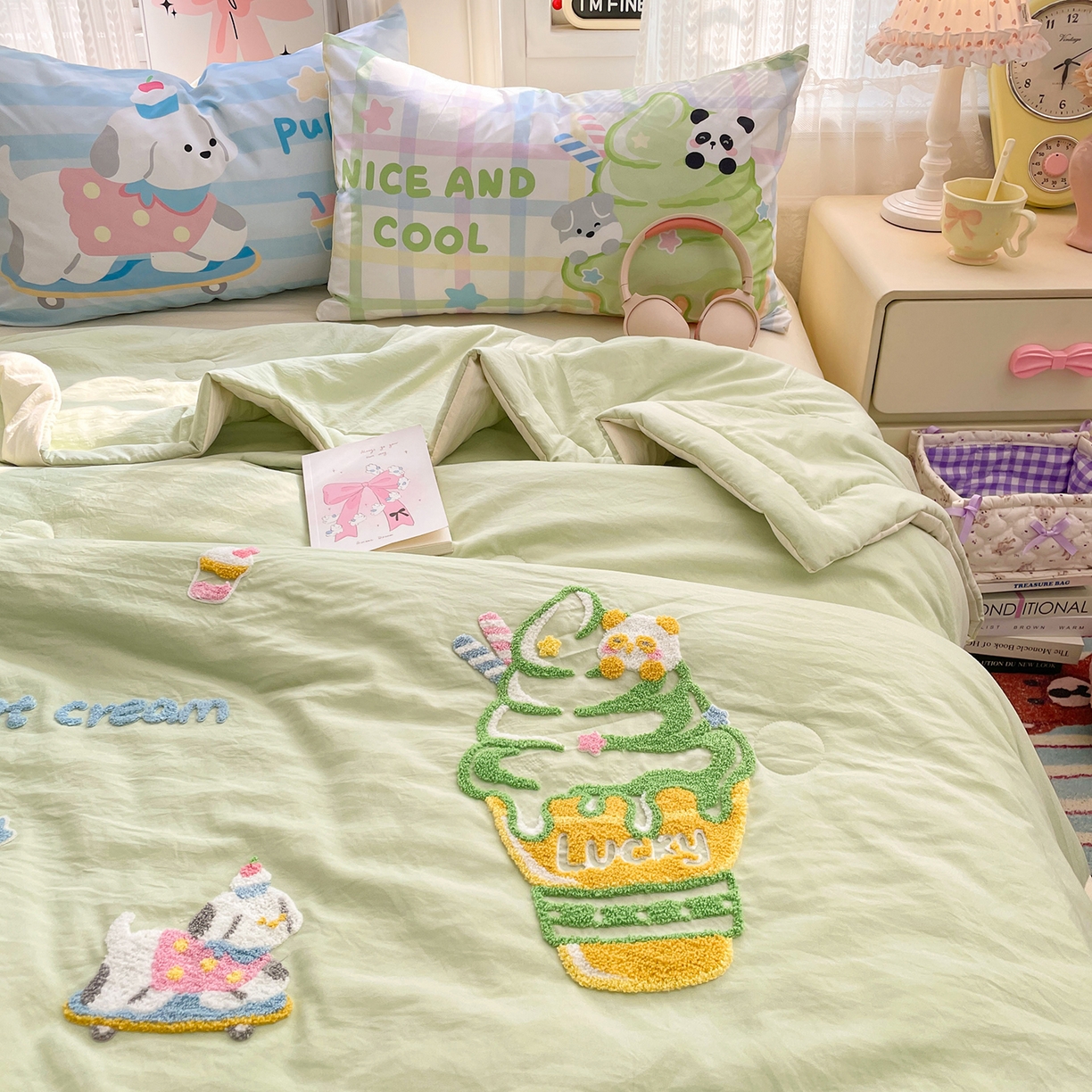 91家纺网 家纺一手货源 找家纺 康纳利 2026新款加厚水洗云朵棉大版毛巾绣夏凉被空调被印花卡通夏被四件套 抹茶冰激凌