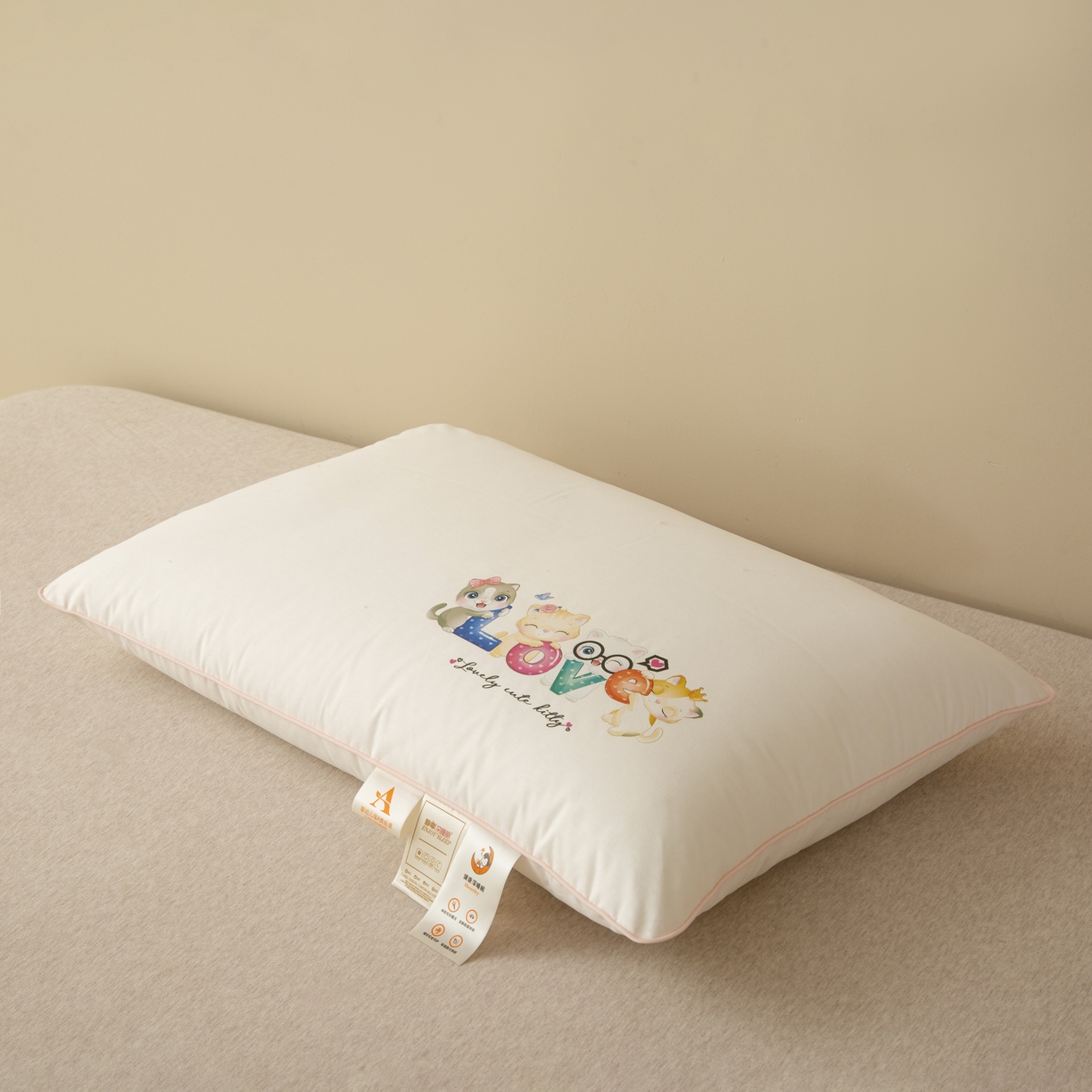91家纺网 家纺一手货源 找家纺 芯宜佳 2026新款枕芯A类全棉按摩卡通儿童枕头学生宿舍专用护颈枕芯 love猫