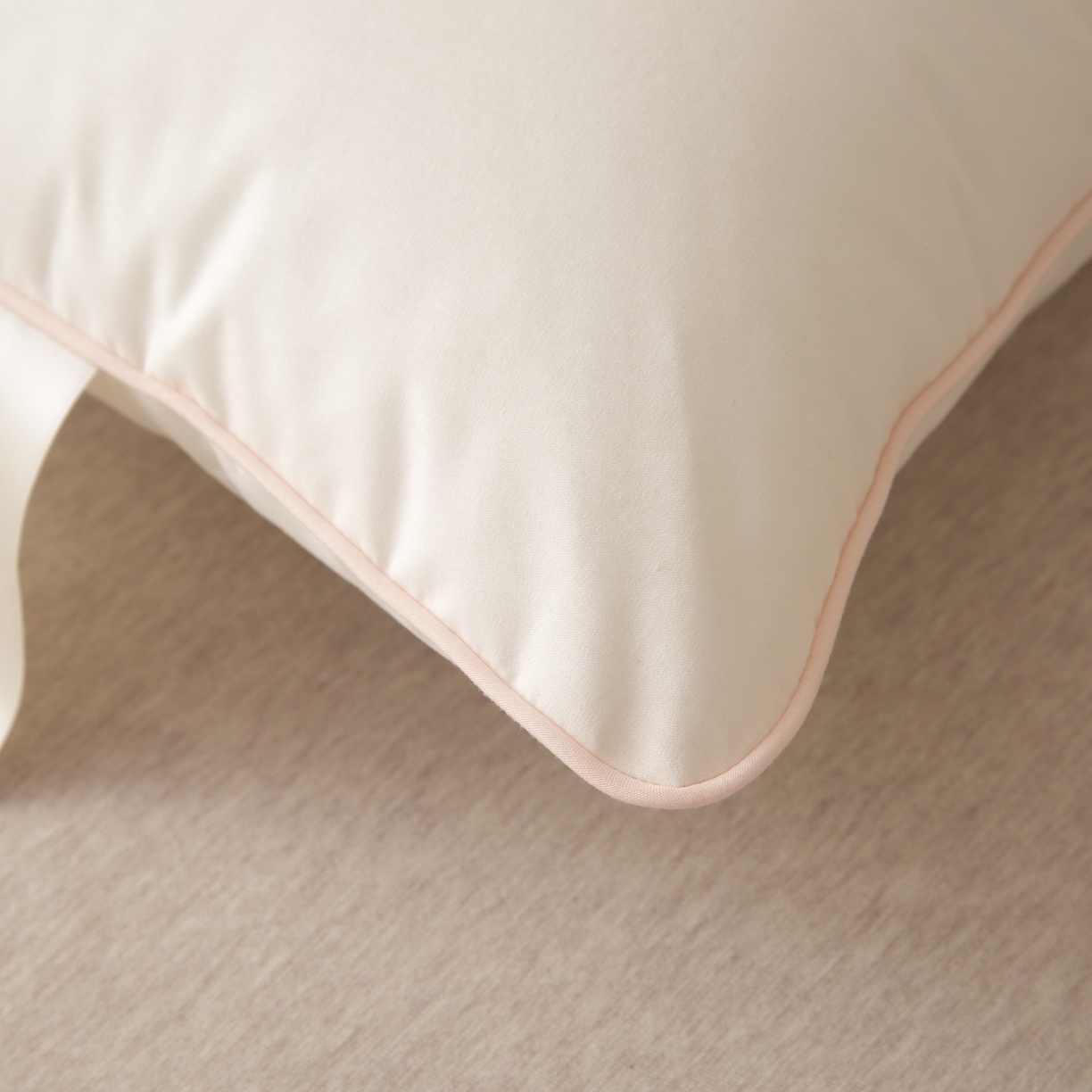 91家纺网 家纺一手货源 找家纺 芯宜佳 2026新款枕芯A类全棉按摩卡通儿童枕头学生宿舍专用护颈枕芯 love猫