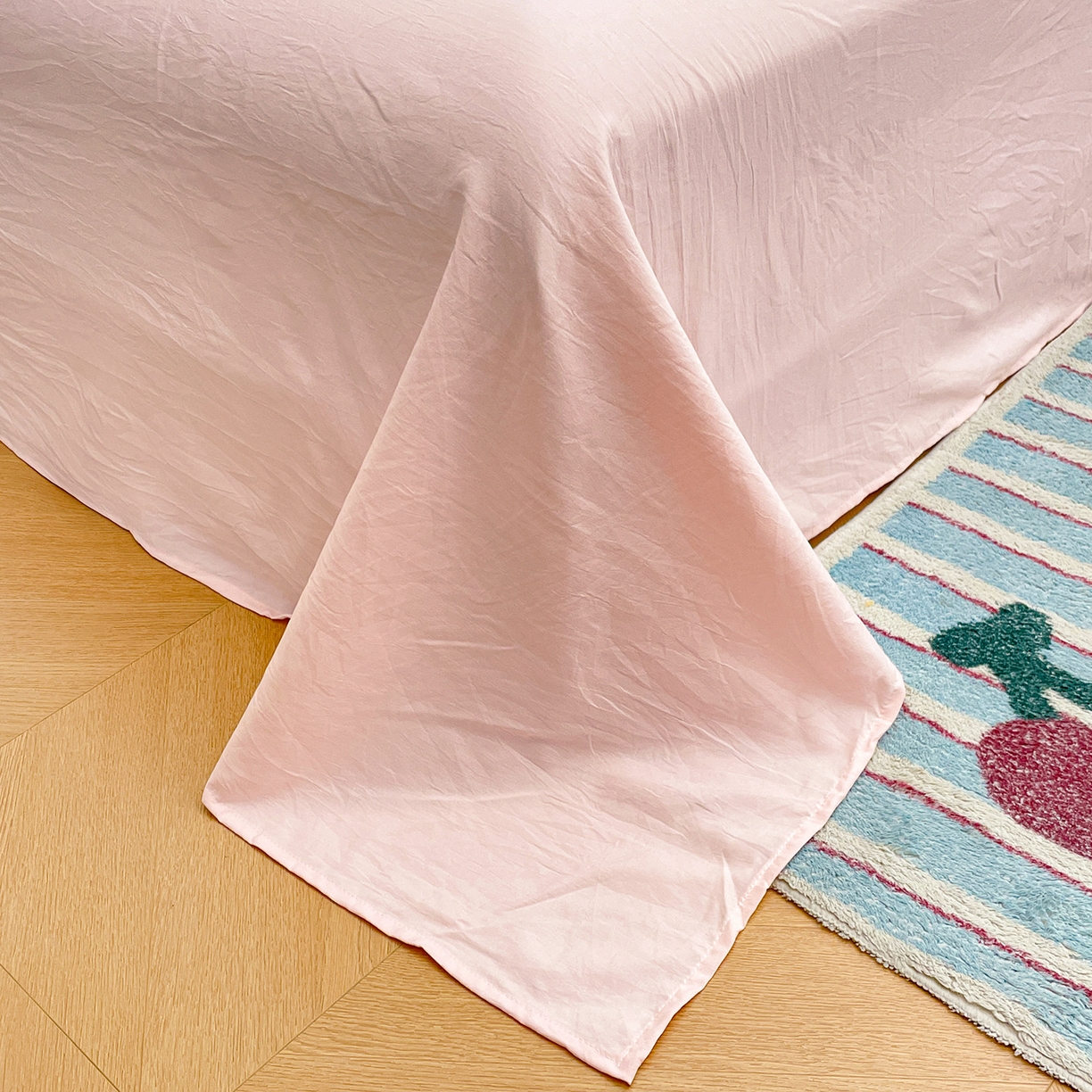 91家纺网 家纺一手货源 找家纺 康纳利 2026新款加厚水洗云朵棉大版毛巾绣夏凉被空调被印花卡通夏被四件套 晚安猫咪