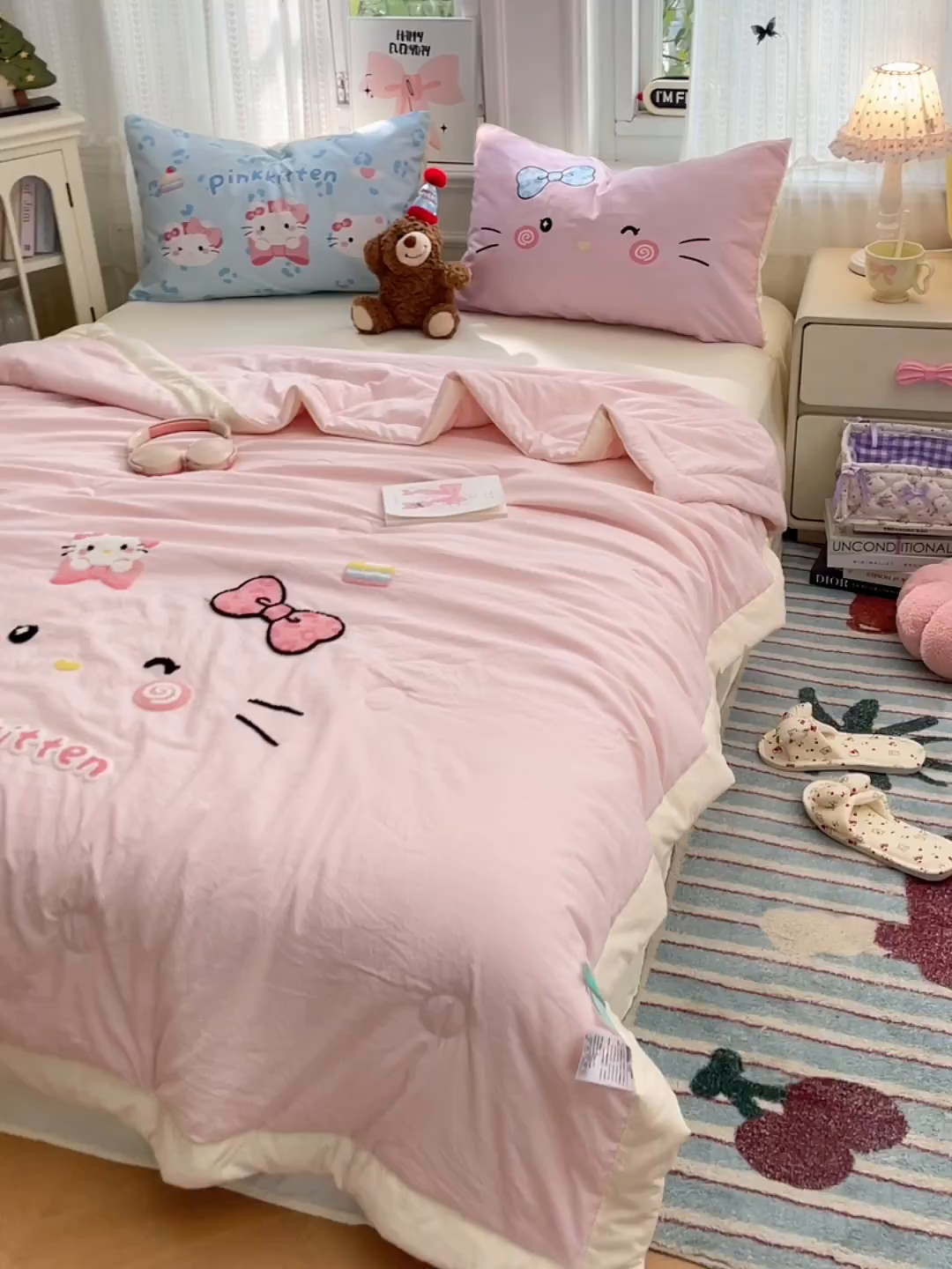 91家纺网 家纺一手货源 找家纺 康纳利 2026新款加厚水洗云朵棉大版毛巾绣夏凉被空调被印花卡通夏被四件套 KT 猫咪-粉