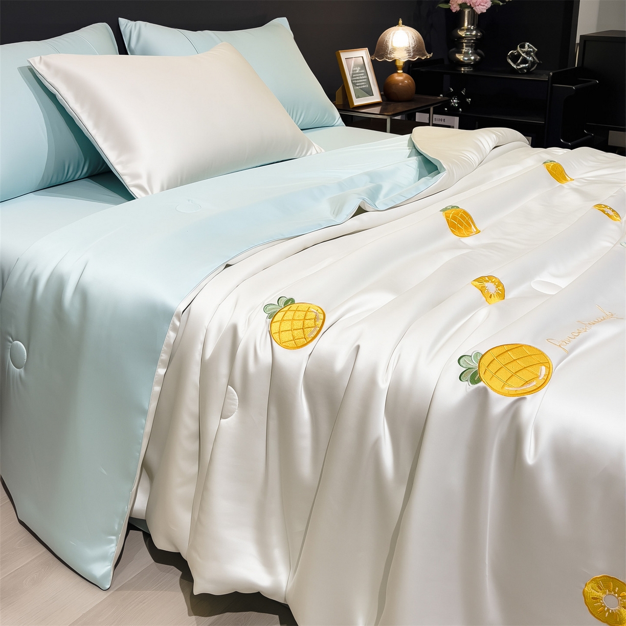 91家纺网 家纺一手货源 找家纺 兄弟坊 2026新款水洗冰丝刺绣夏被夏凉被夏被四件套 菠萝气泡-白色