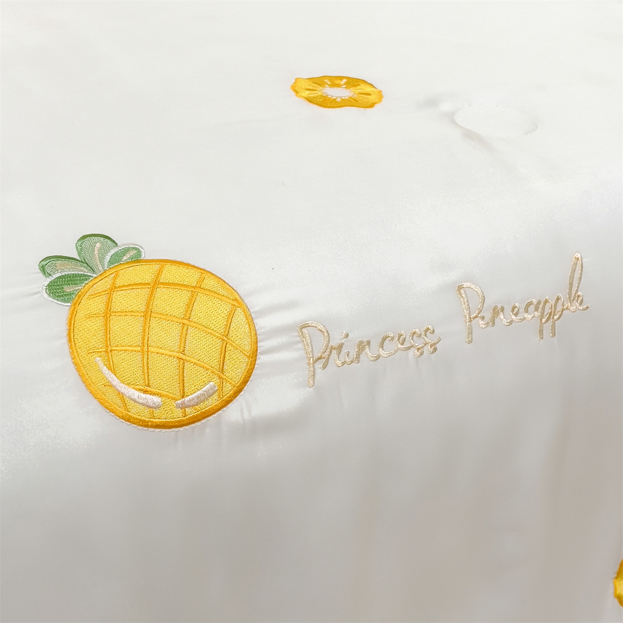 91家纺网 家纺一手货源 找家纺 兄弟坊 2026新款水洗冰丝刺绣夏被夏凉被夏被四件套 菠萝气泡-白色