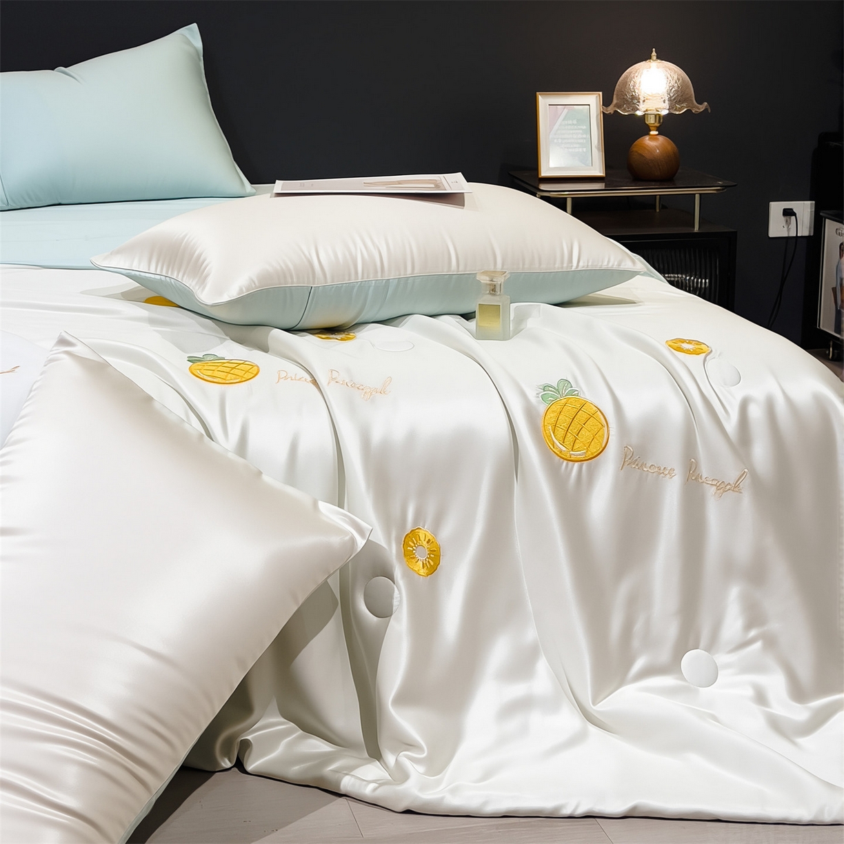 91家纺网 家纺一手货源 找家纺 兄弟坊 2026新款水洗冰丝刺绣夏被夏凉被夏被四件套 菠萝气泡-白色